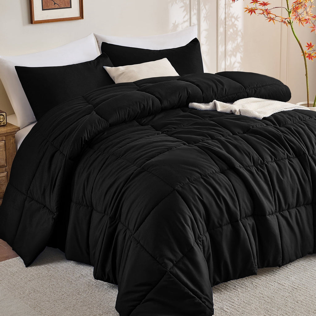 Luxurious Quilted Queen Size Comforter Sets, 3 Piece Soft Quilted Bedding Sets, All-Season Down Alternative Comforter with 2 Pillow Sha... - Cloud-Like Soft Lightweight Bed Comforter Detail