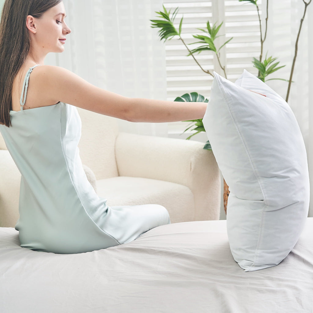 Fluffy Shredded Goose Feather Down Pillows for Sleeping,Luxury Hotel Collection Queen Size Soft Bed Pillow,1 Pack,Queen (20.2" x 28.2") - Orthopedic Shredded Foam Bed Pillow Set Detail