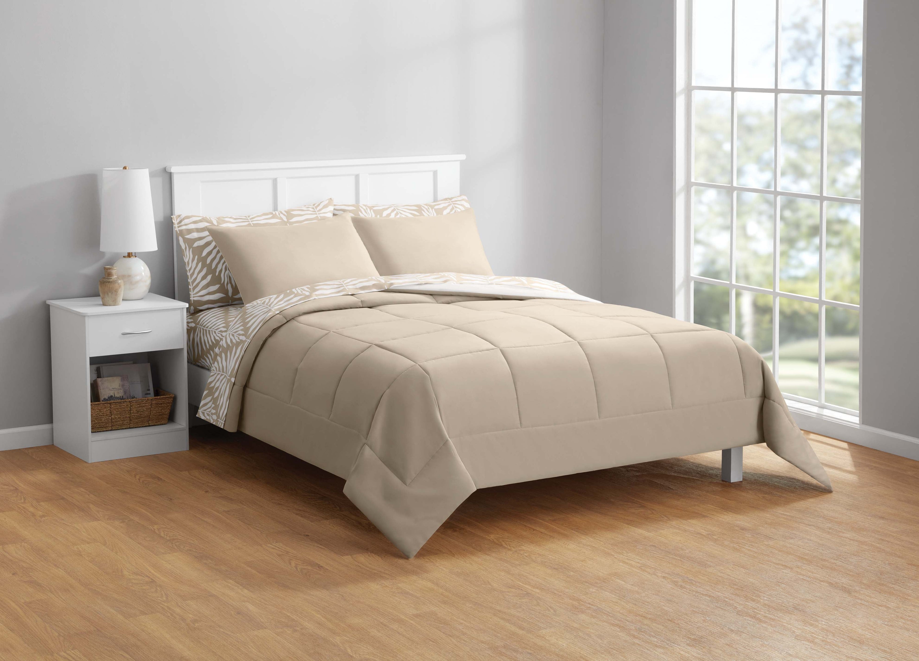 Fluffy Down Alternative All in One Reversible Comforter and Sheet Set- 7 Piece, Queen, Beige Palm - Luxurious Quilted Duvet Cover Set Detail
