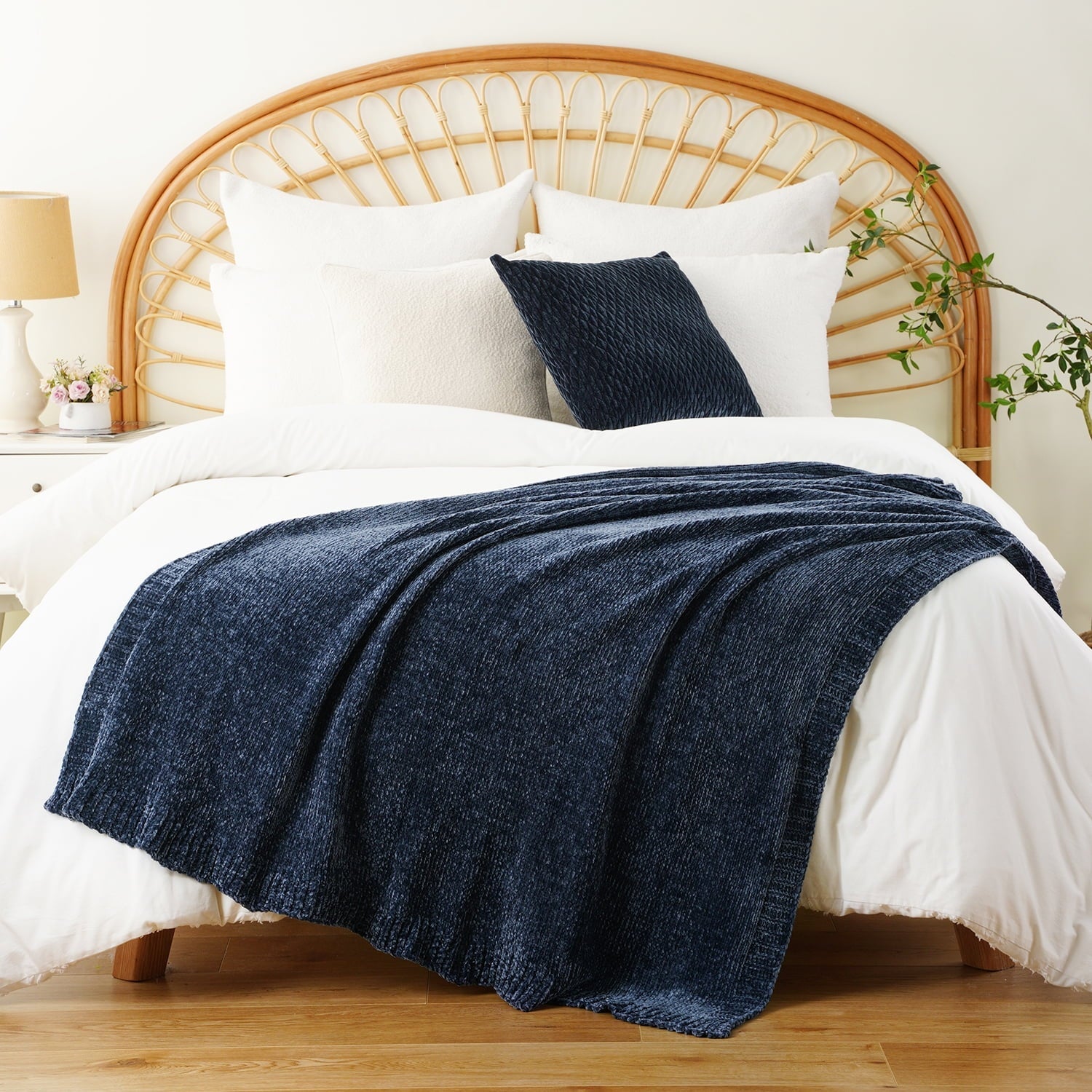 Super Soft Flannel Navy Blue Chenille Throw for Couch Bed,Soft Navy Knit Blanket, Housewarming Gifts, 51"x 67" - Super Soft Reversible Sherpa Flannel Blanket Detail