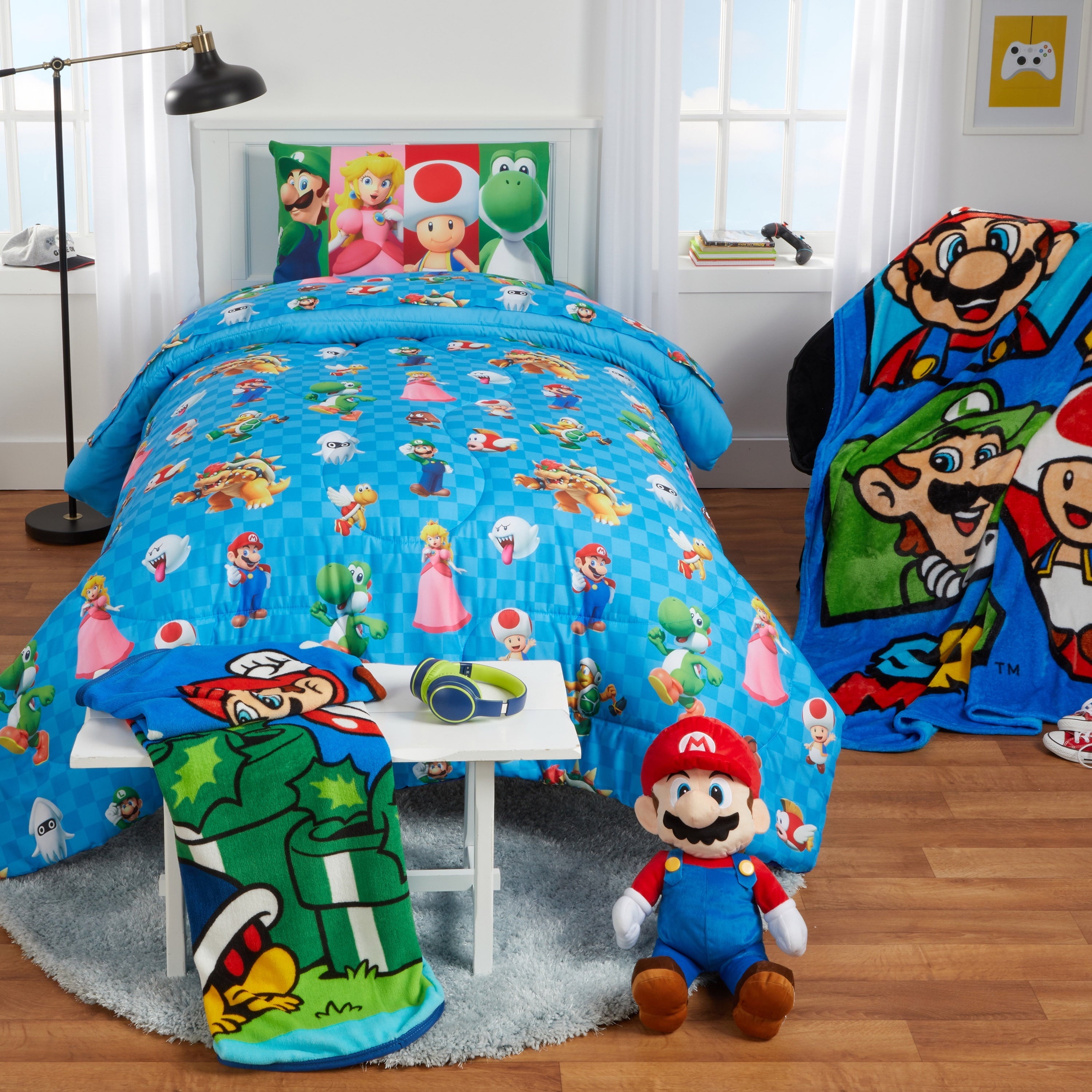 Hypoallergenic Cloud Kids Comforter and Pillowcase, 2-Piece Set, Twin/Full, Reversible - All-Season Down Alternative Comforter Insert Detail
