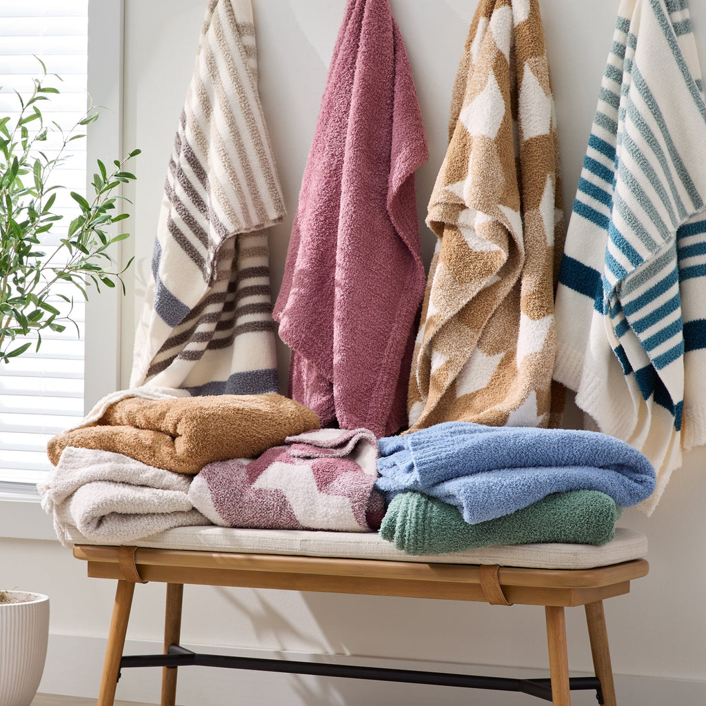 Lightweight Warm Cozy Knit Throw, Dark Caramel, 50x72" - Super Soft Reversible Sherpa Flannel Blanket Detail