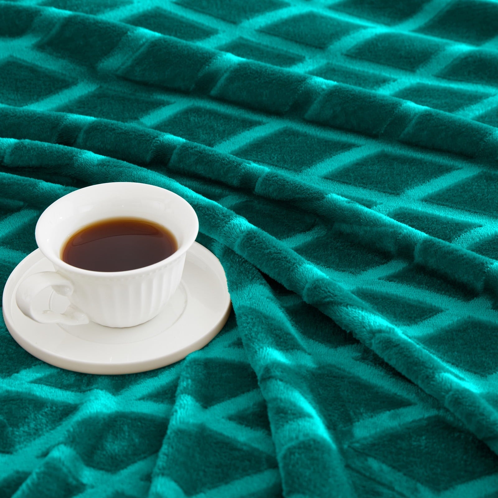 Decorative Knitted Large Soft Throw Blanket for Couch, 50x70 Inches Diamond Geometry Pattern Velvet Fleece Blanket, Cozy, Warm and Light... - Lightweight Plush Warm Blanket for All Seasons Detail