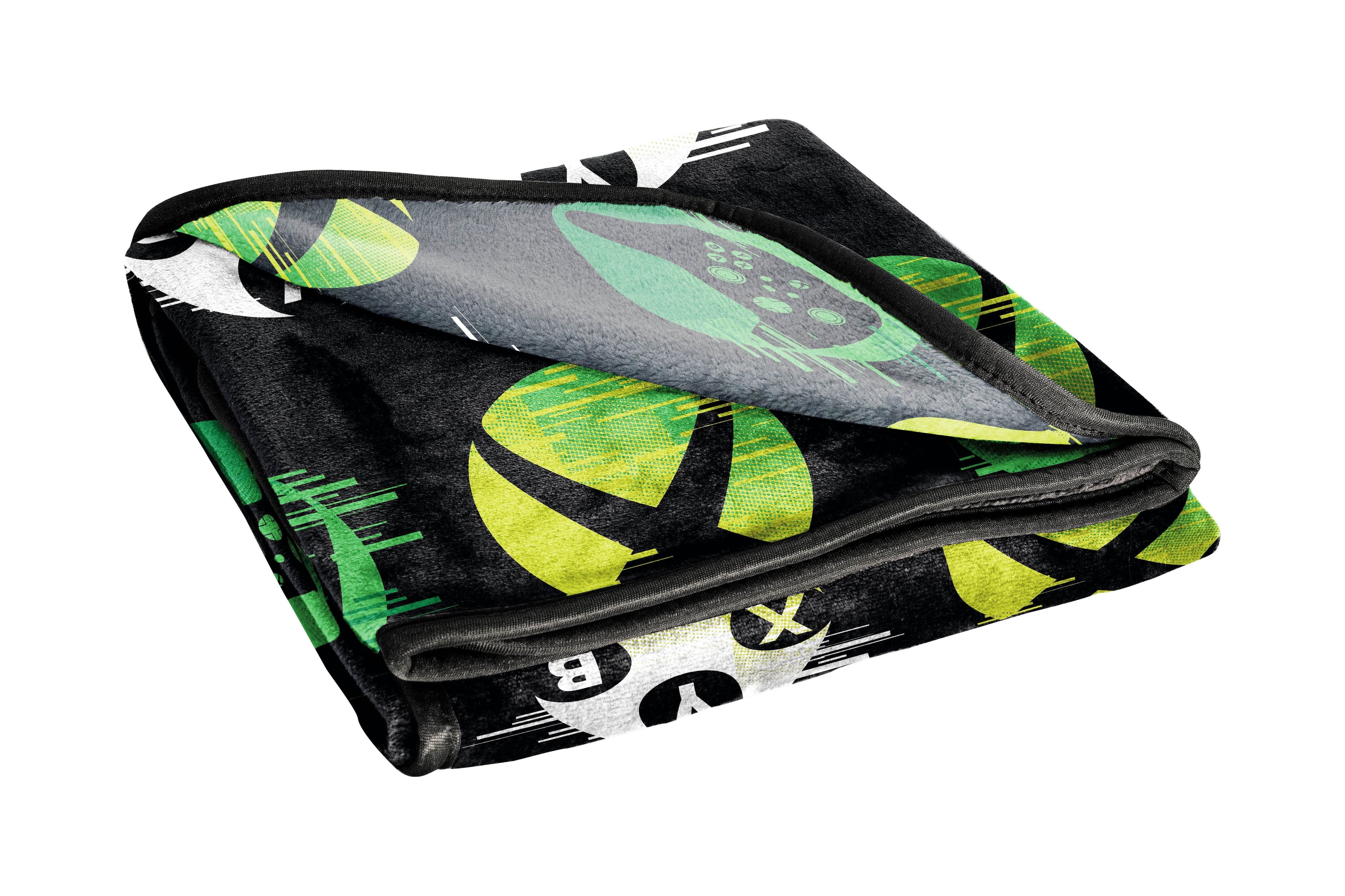 Reversible Sherpa Head Glow In The Dark Kids Throw Blanket, 46 x 60, Microfiber, Black - Lightweight Plush Warm Blanket for All Seasons Detail