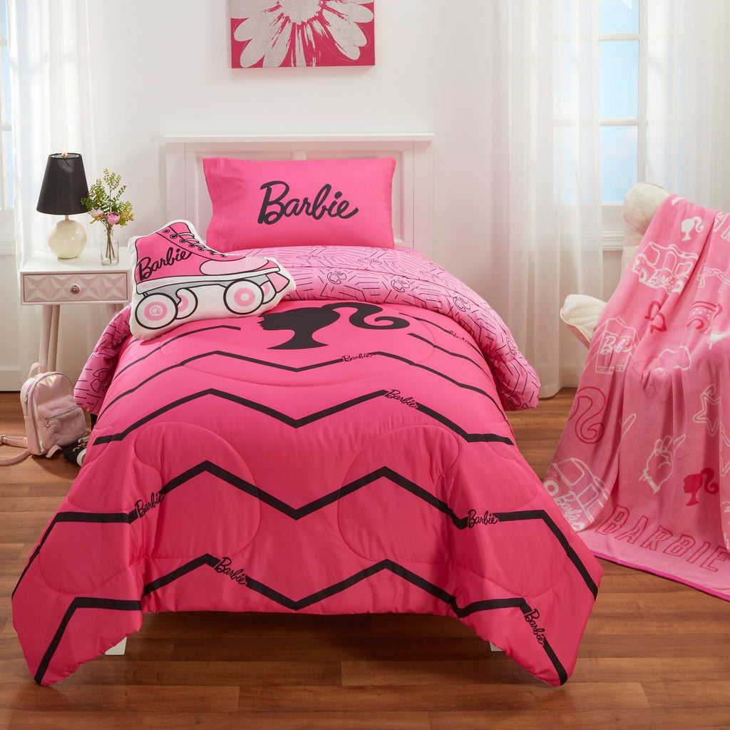 Luxurious Quilted Kids 2 Piece Pink Black Chevron Reversible Comforter and Pillowcase set, Twin/full - Cloud-Like Soft Lightweight Bed Comforter Detail
