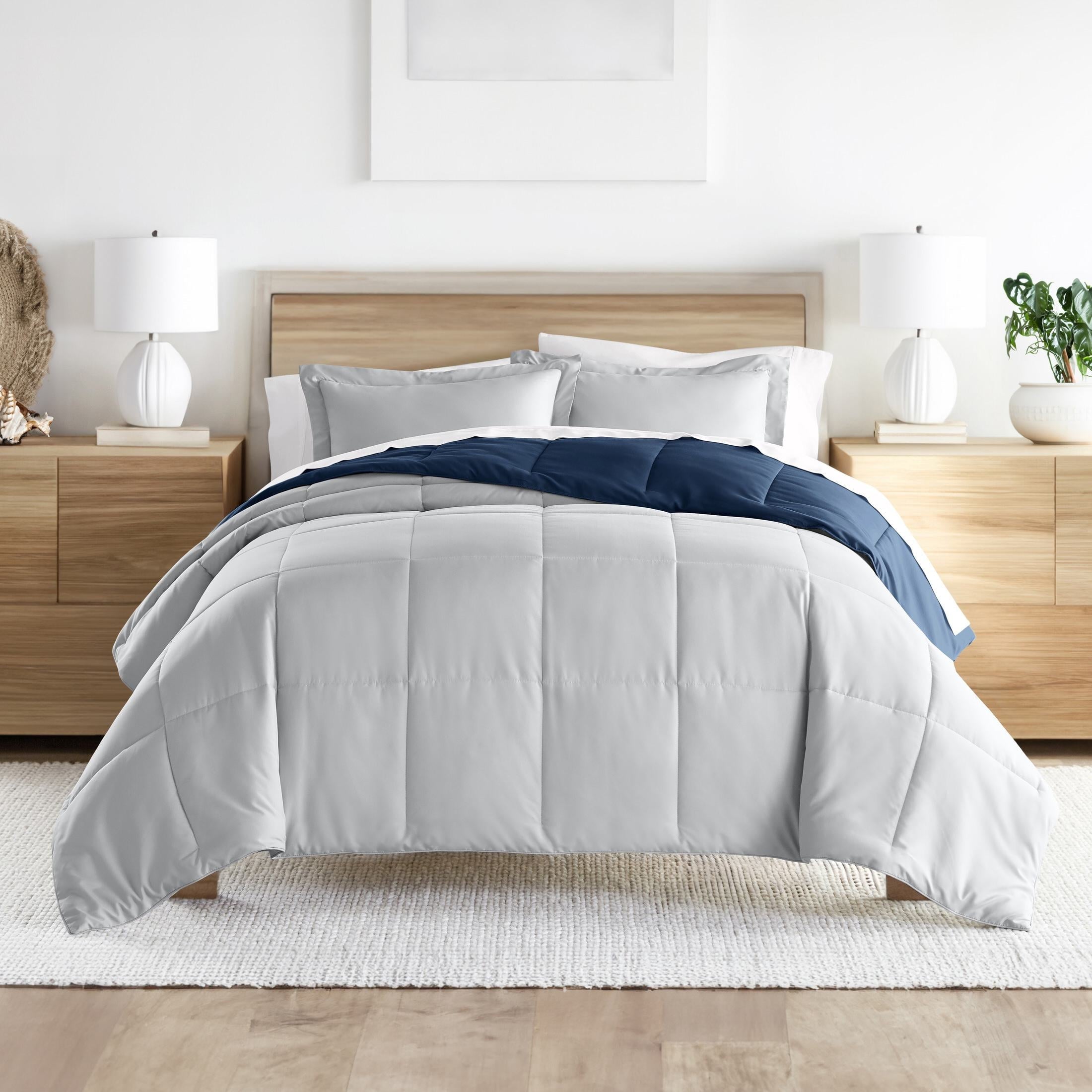 Luxurious Quilted 2-Piece Navy & Gray Reversible Down Alternative Comforter Set, Twin/Twin XL - Hypoallergenic Ultra-Fluffy Quilt for Winter Detail