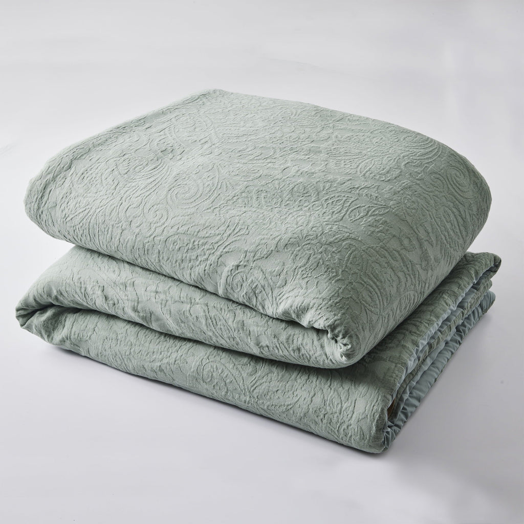 Heavyweight Warmth 3-Piece Sage Floral Comforter Set, Full/Queen - Cloud-Like Soft Lightweight Bed Comforter Detail
