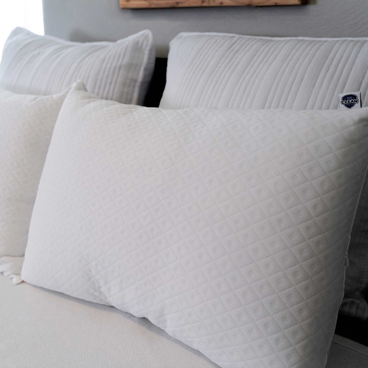 Fluffy Shredded Pure Luxury Queen Eternaloft Bed Pillows - Hypoallergenic, Machine Washable (2 Count) - Ergonomic Memory Foam Pillow for Neck Pain Support Detail