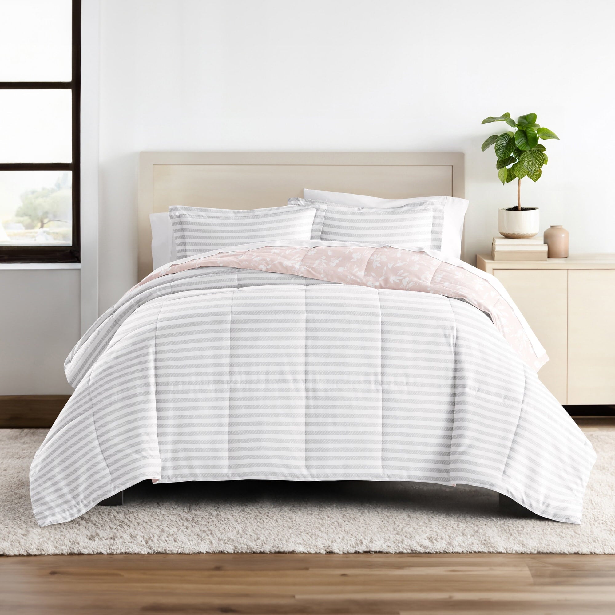 Heavyweight Warmth All Season Ultra Soft Comforter Set Lightweight Bedding in Pressed Flowers for Full/Queen Size - Cloud-Like Soft Lightweight Bed Comforter Detail