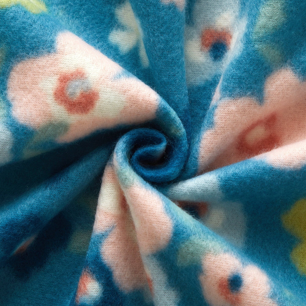 Super Soft Flannel Cozy Fleece Throw Blanket Delightful Floral 50" x 60", All Ages - Lightweight Plush Warm Blanket for All Seasons Detail