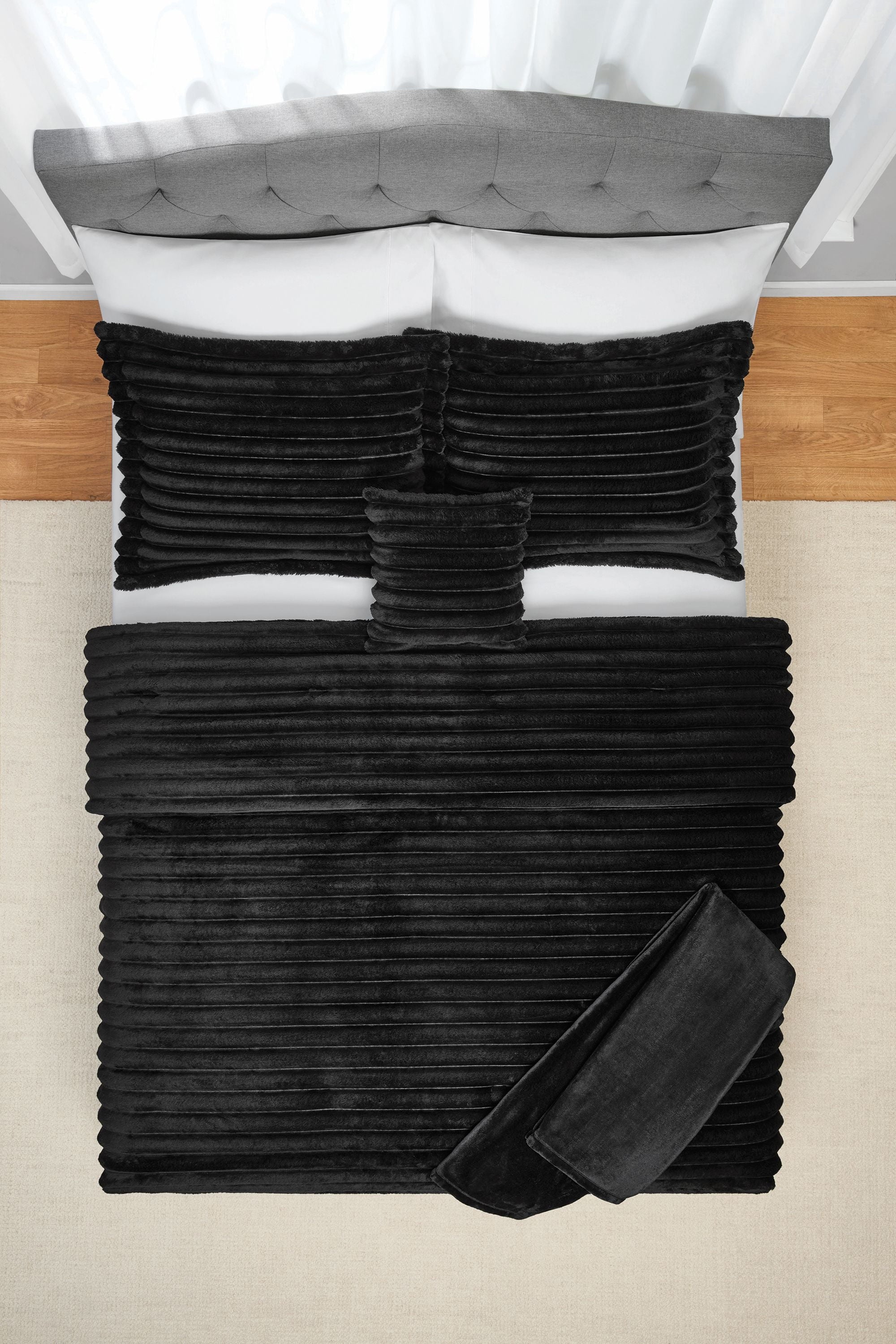 Luxurious Quilted Full/Queen Comforter Set, All-Season, 5-Piece, Black Cozy Plush - Luxurious Quilted Duvet Cover Set Detail