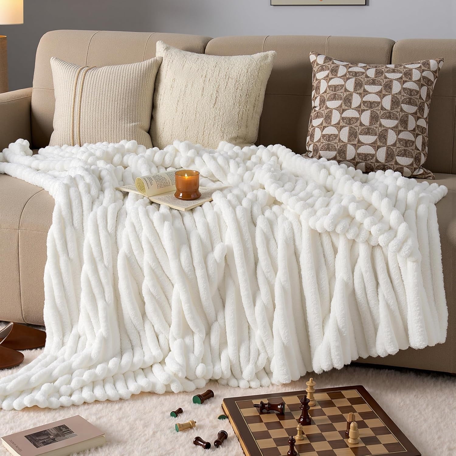 Cozy Fleece Throw Blanket for Couch,Bed,Sofa,White Flannel Blanket,Soft Throw Blanket ,Gifts for Women Mom Girls,Throw Home Room ... - Cozy Fleece Throw Blanket for Couch & Bed Detail