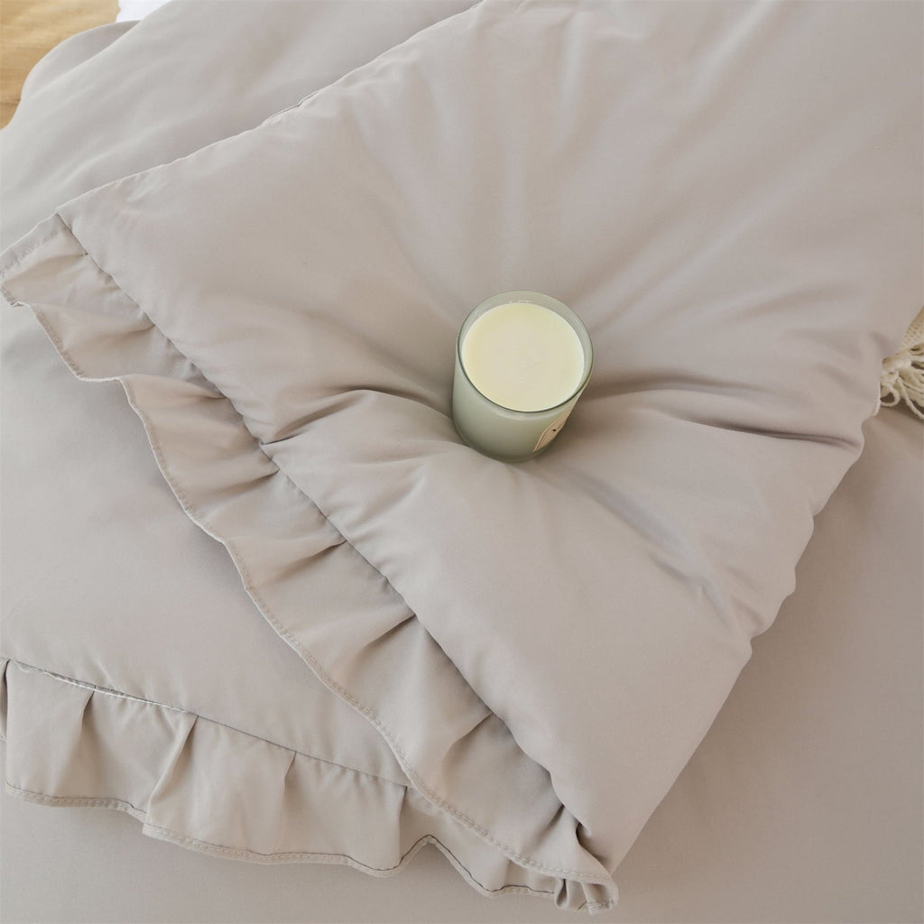 All-Season Queen Comforter Set For Adult, 3 Piece Ruffle Oatmeal Comforter Sets All Season - Hypoallergenic Ultra-Fluffy Quilt for Winter Detail
