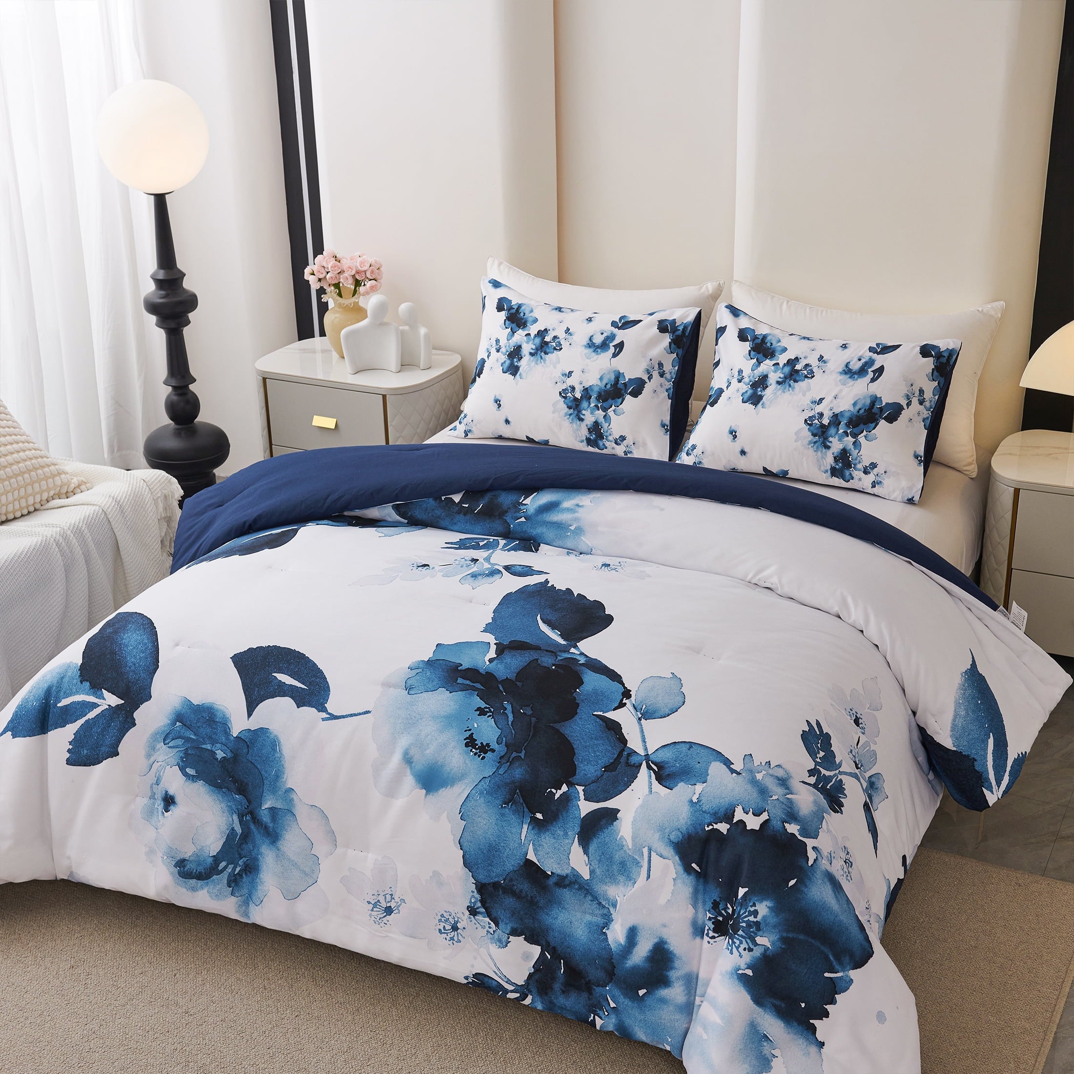 Hypoallergenic Cloud 3 Pieces Blue and White Floral Comforter Set King Size, Flower Bedding with Watercolor Flowers Pattern for Women, Rev... - Luxurious Quilted Duvet Cover Set Detail