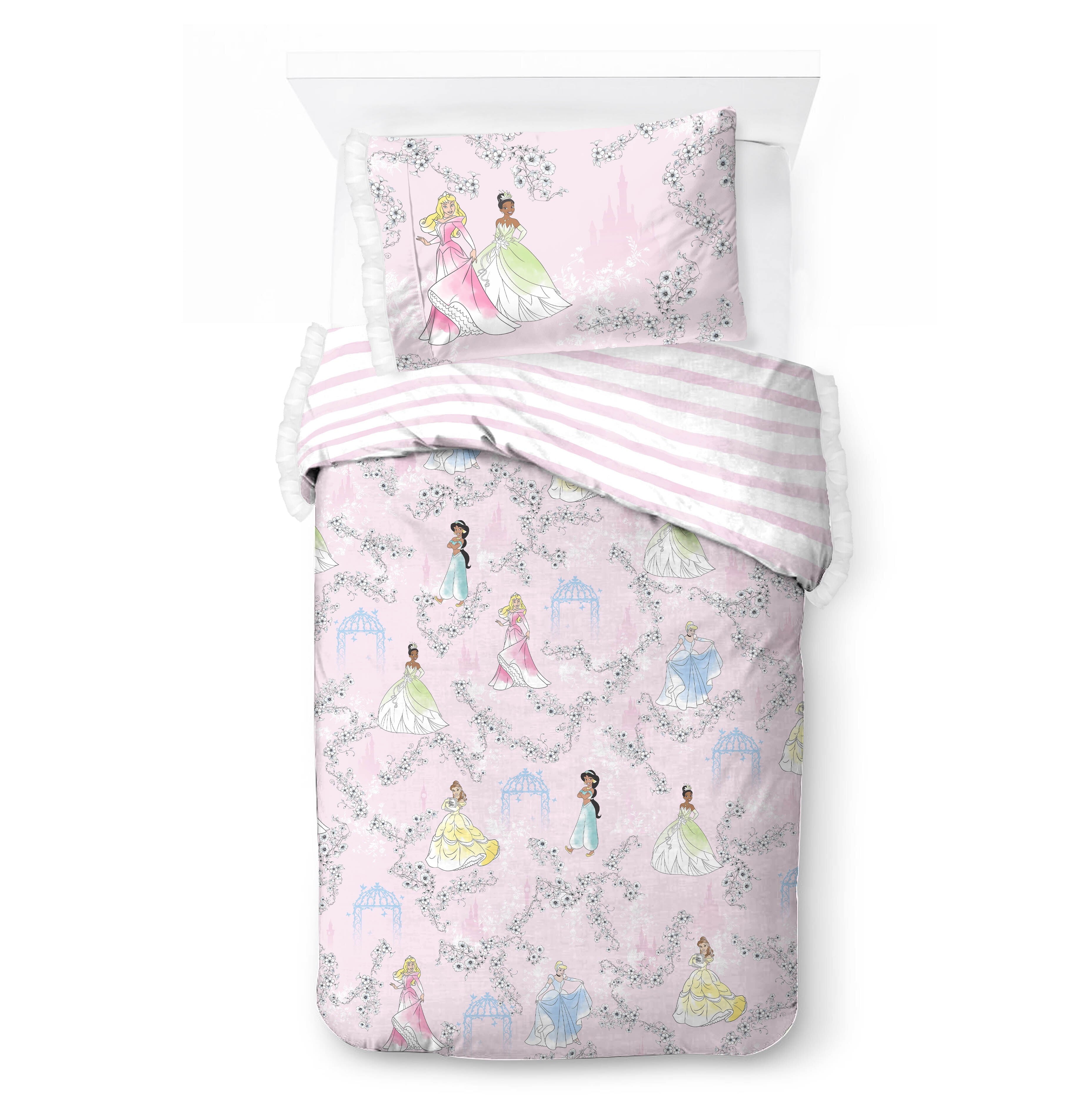 All-Season Princess Floral Gardens 2-Piece Twin/Full Reversible Comforter Set, Polyester Microfiber, Pink & White - All-Season Down Alternative Comforter Insert Detail