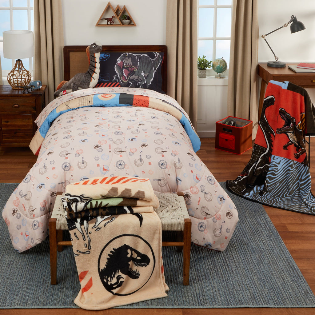 Luxurious Quilted Kids 2 Piece Blue Orange Reversible Dinosaur Comforter and Pillowcase set, Twin/full - All-Season Down Alternative Comforter Insert Detail
