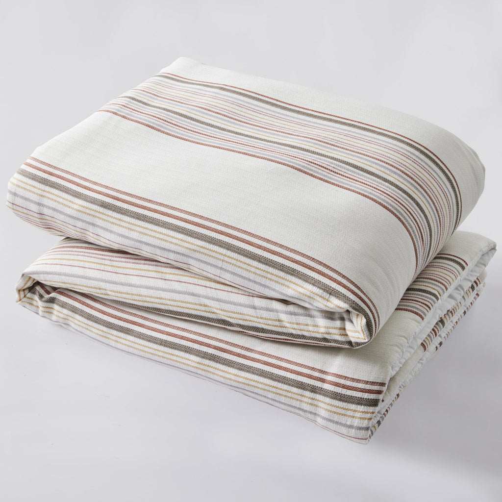 Luxurious Quilted 3-Piece Red Yarn Dye Stripe Comforter Set, Full/Queen - All-Season Down Alternative Comforter Insert Detail