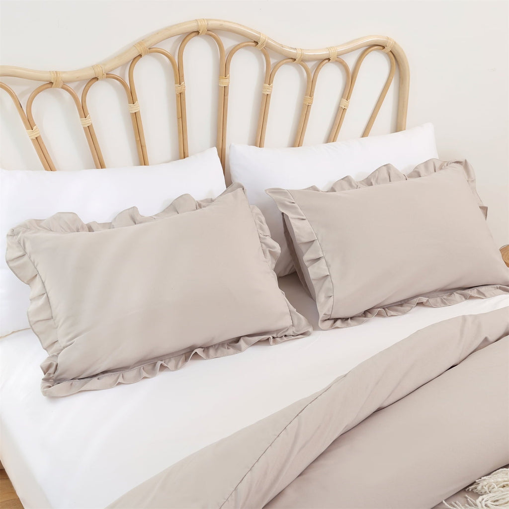 All-Season Queen Comforter Set For Adult, 3 Piece Ruffle Oatmeal Comforter Sets All Season - Hypoallergenic Ultra-Fluffy Quilt for Winter Detail