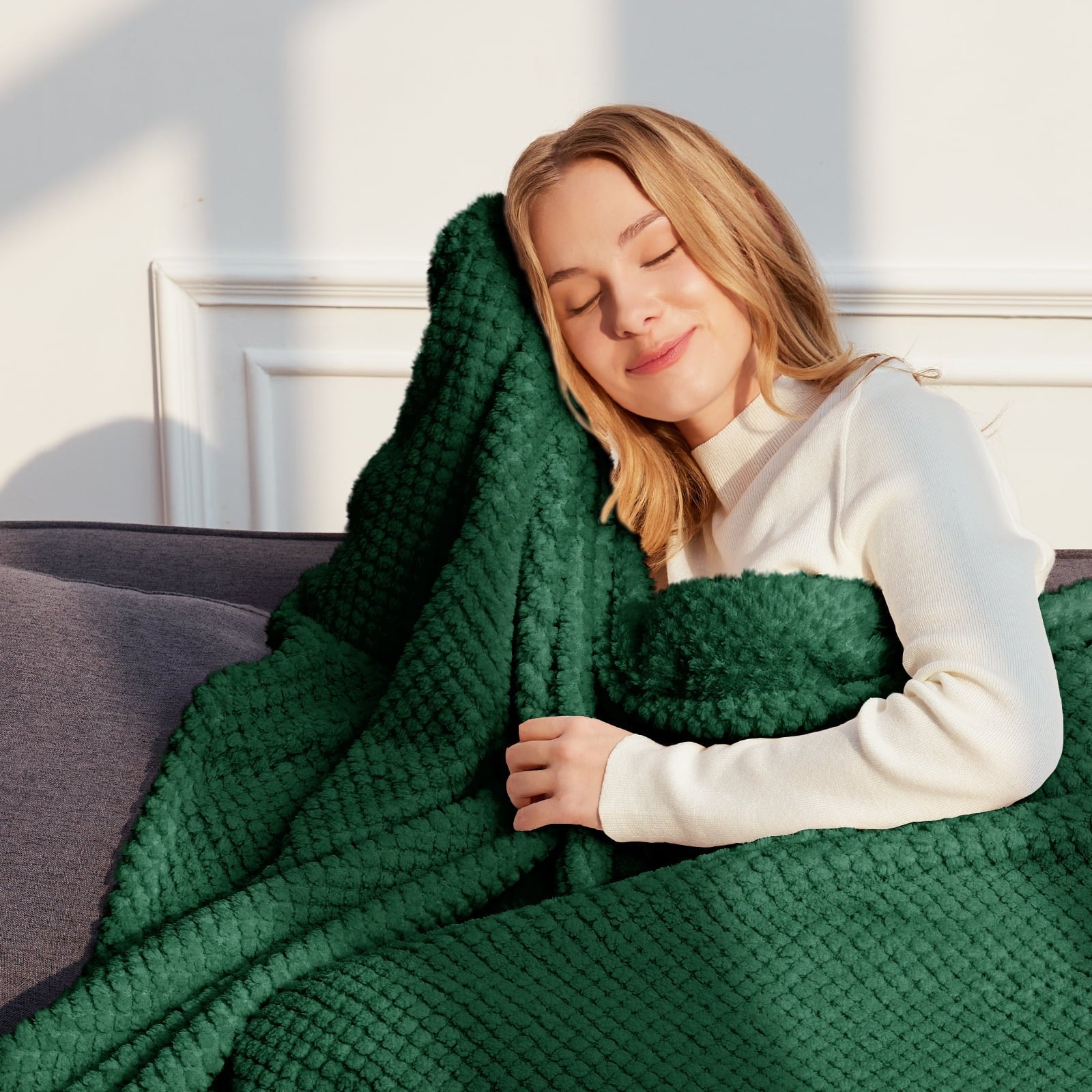 Reversible Sherpa Fuzzy Fleece 50"x70" Throw Blanket for Couch, Fluffy Warm Soft Jacquard Blankets for Fall Winter, Lightweight and Coz... - Lightweight Plush Warm Blanket for All Seasons Detail