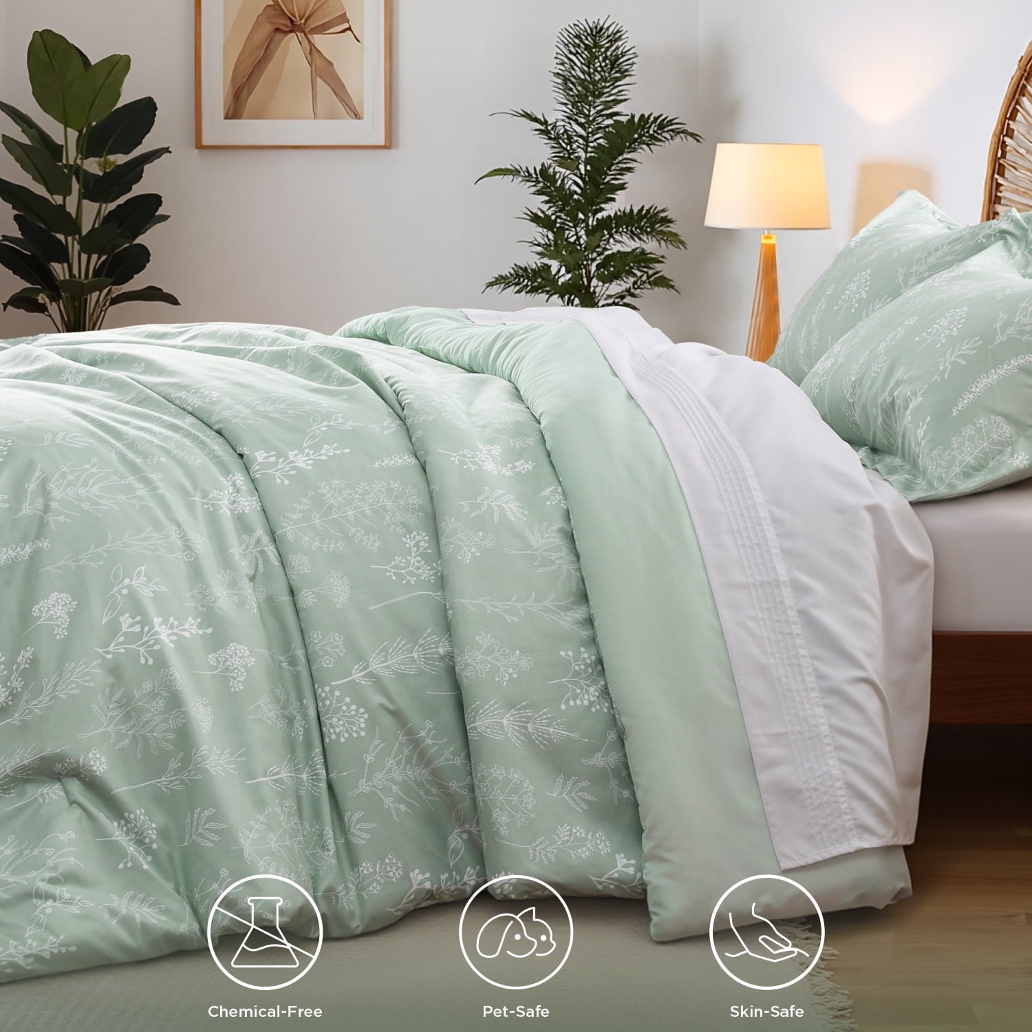 All-Season 3 Pieces Sage Green Floral Comforter Sets, 1 Botanical Flowers Reversible Comforter and 2 Pillow Shams, Queen Size Be... - Cloud-Like Soft Lightweight Bed Comforter Detail