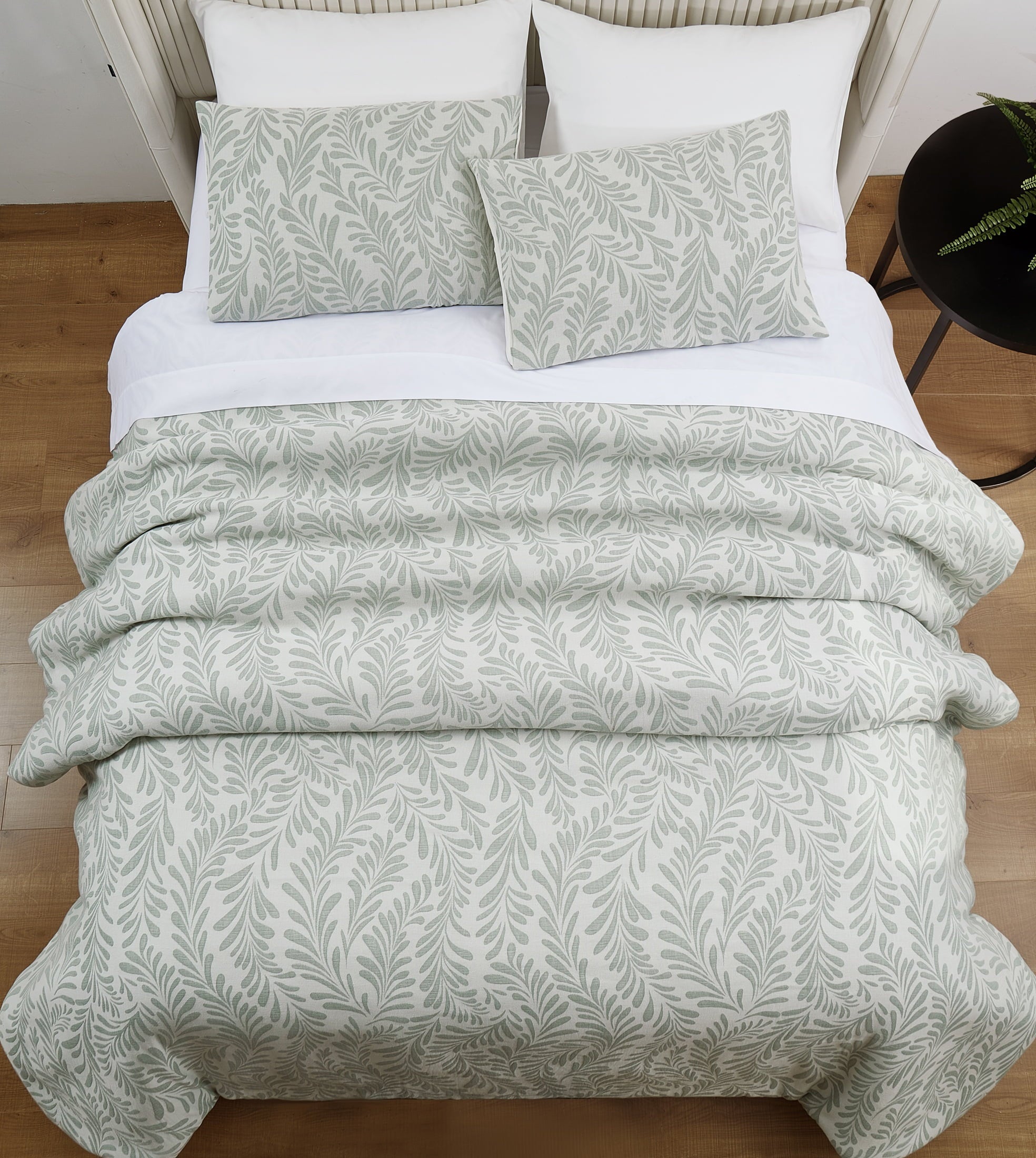 All-Season Botanical 3-Piece Comforter Set, Green, Full Queen, All Ages - All-Season Down Alternative Comforter Insert Detail