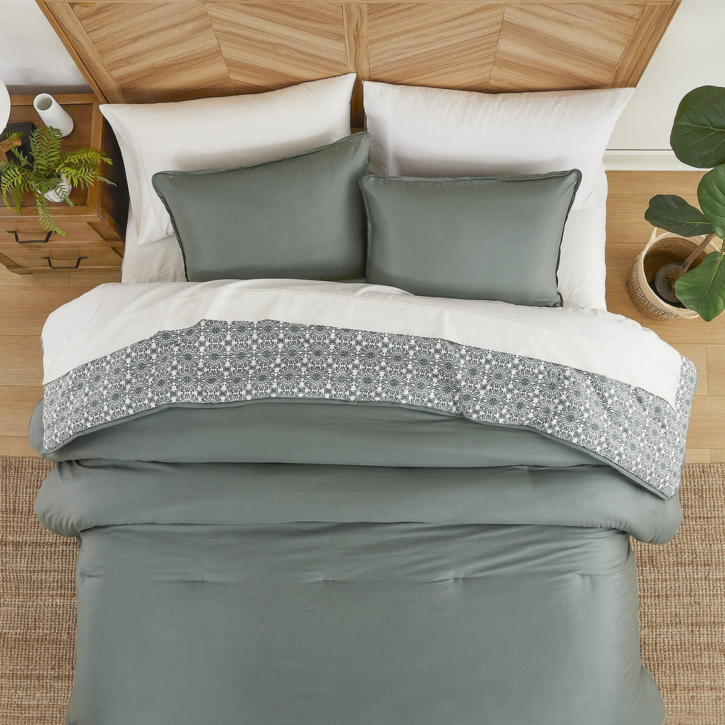 Heavyweight Warmth 3-Piece 400 Thread Count Flag Stone Green Cotton Lyocell Blend Comforter Set, Adult King - All-Season Down Alternative Comforter Insert Detail