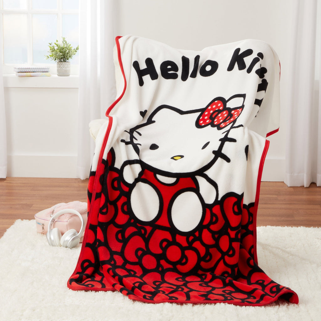 Super Soft Flannel Kids Red White Print Fleece Throw Blanket, 46 x 60 - Super Soft Reversible Sherpa Flannel Blanket Detail