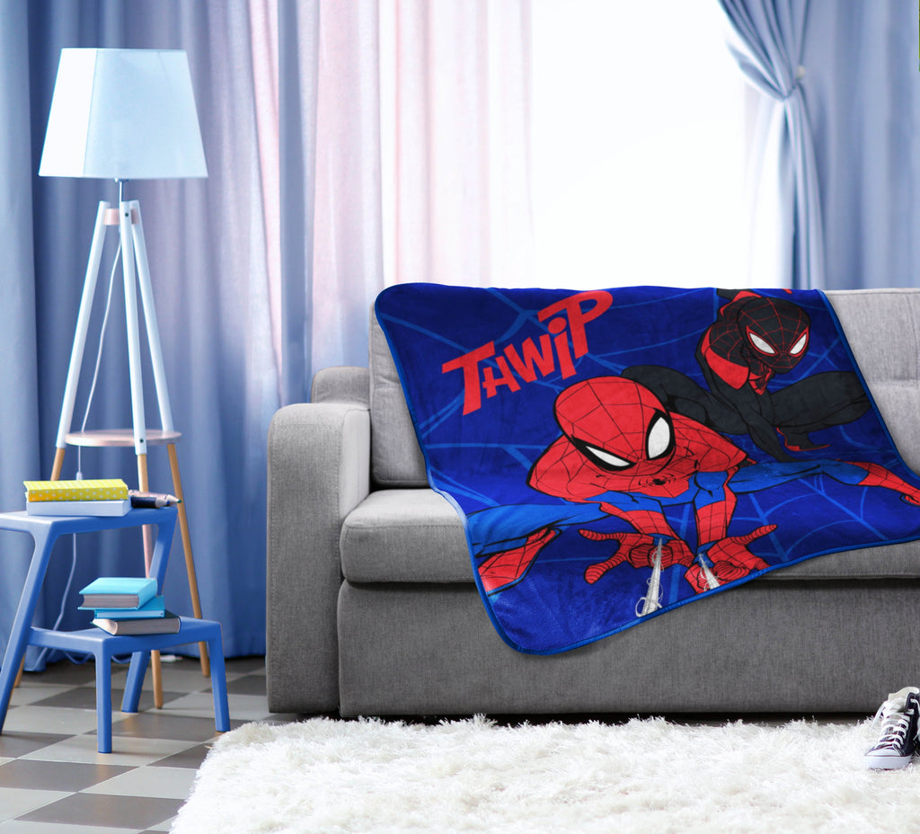 Cozy Fleece Kids Throw Blanket, 46 x 60, Microfiber, Blue, Marvel - Lightweight Plush Warm Blanket for All Seasons Detail
