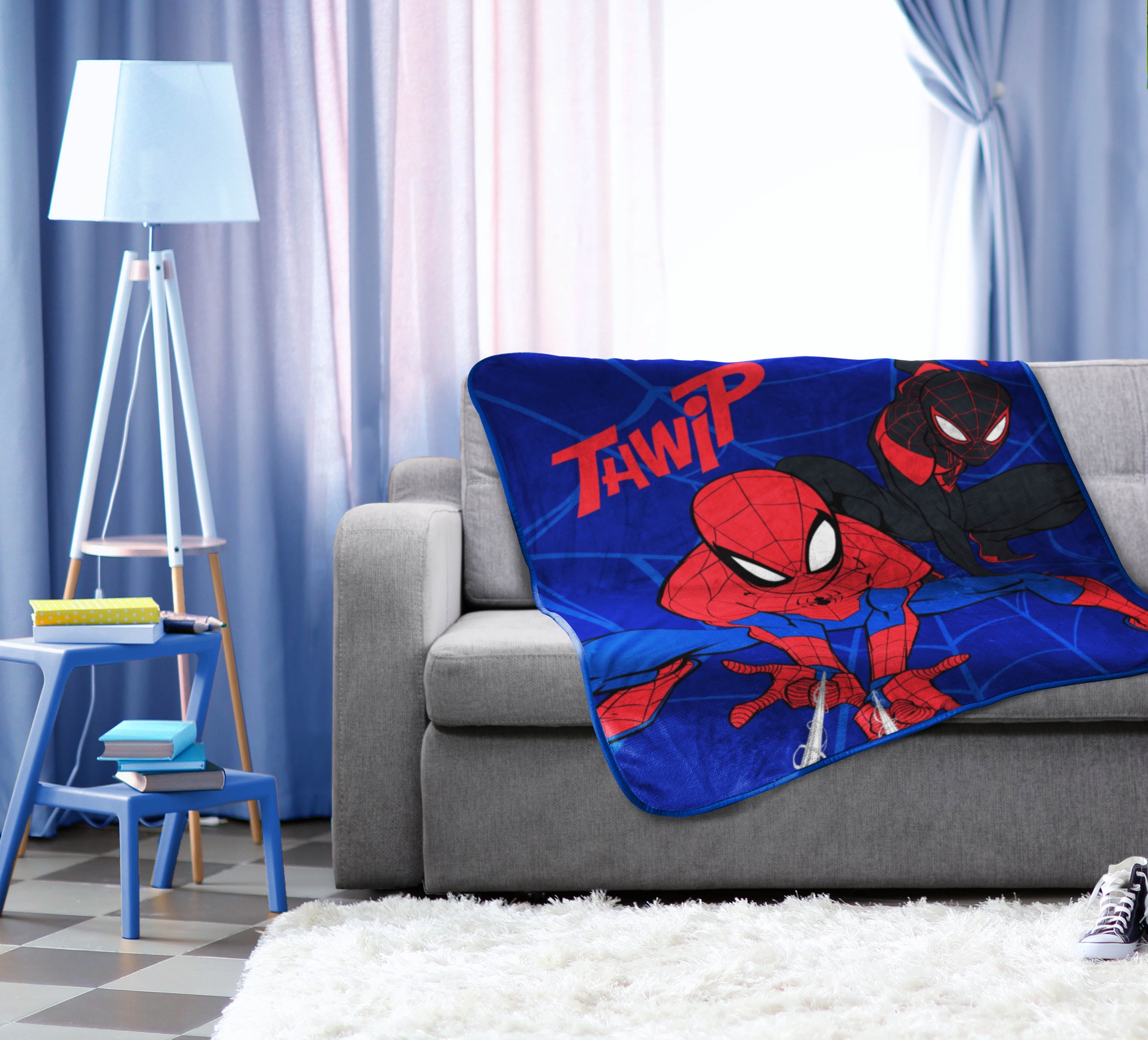 Cozy Fleece Kids Throw Blanket, 46 x 60, Microfiber, Blue, Marvel - Lightweight Plush Warm Blanket for All Seasons Detail