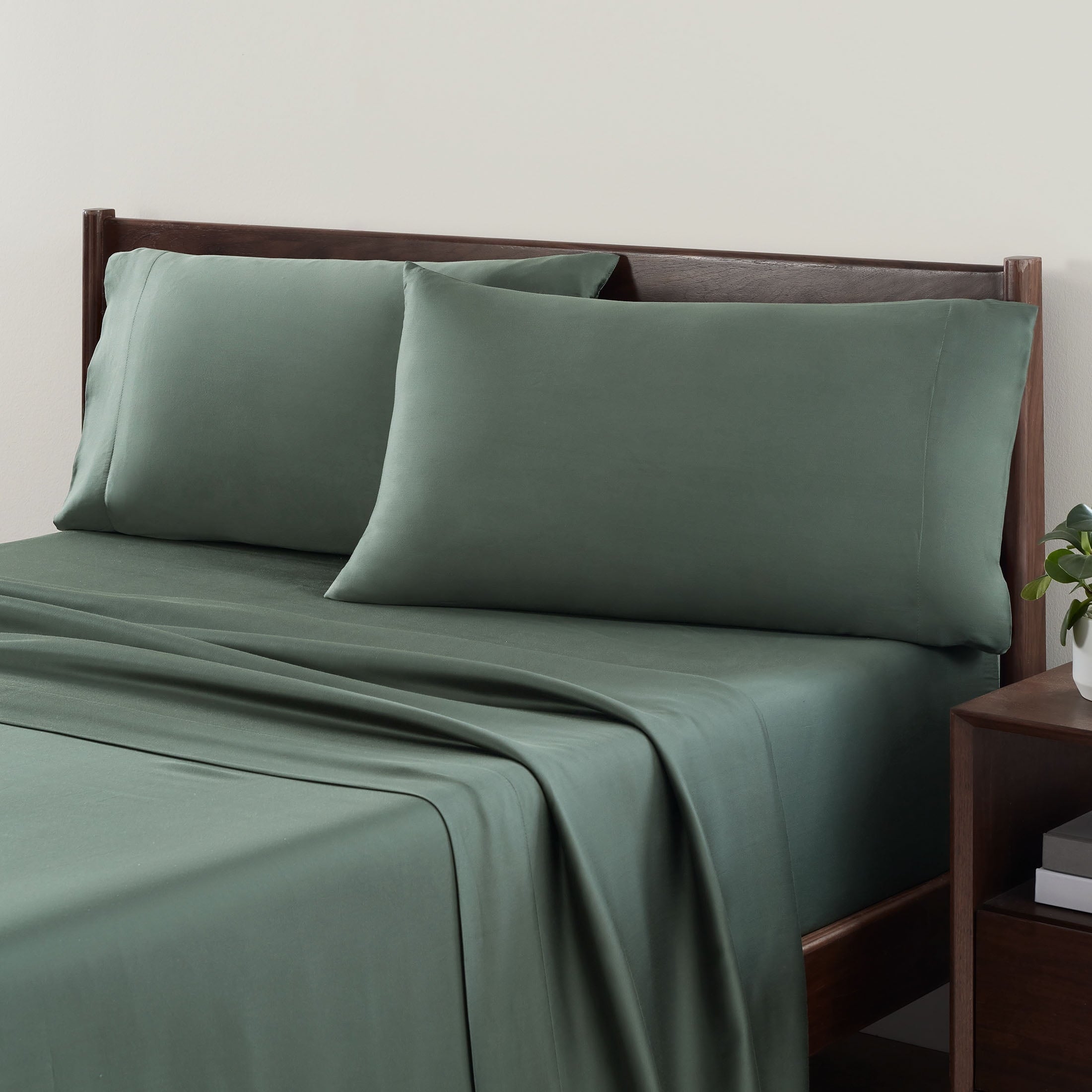 Wrinkle-Resistant 4-Piece & Silky Serenity 100% Bed Sheets Set, Flagstone, Queen - Cooling Hotel Quality Bedding Sheets and Pillowcases Detail