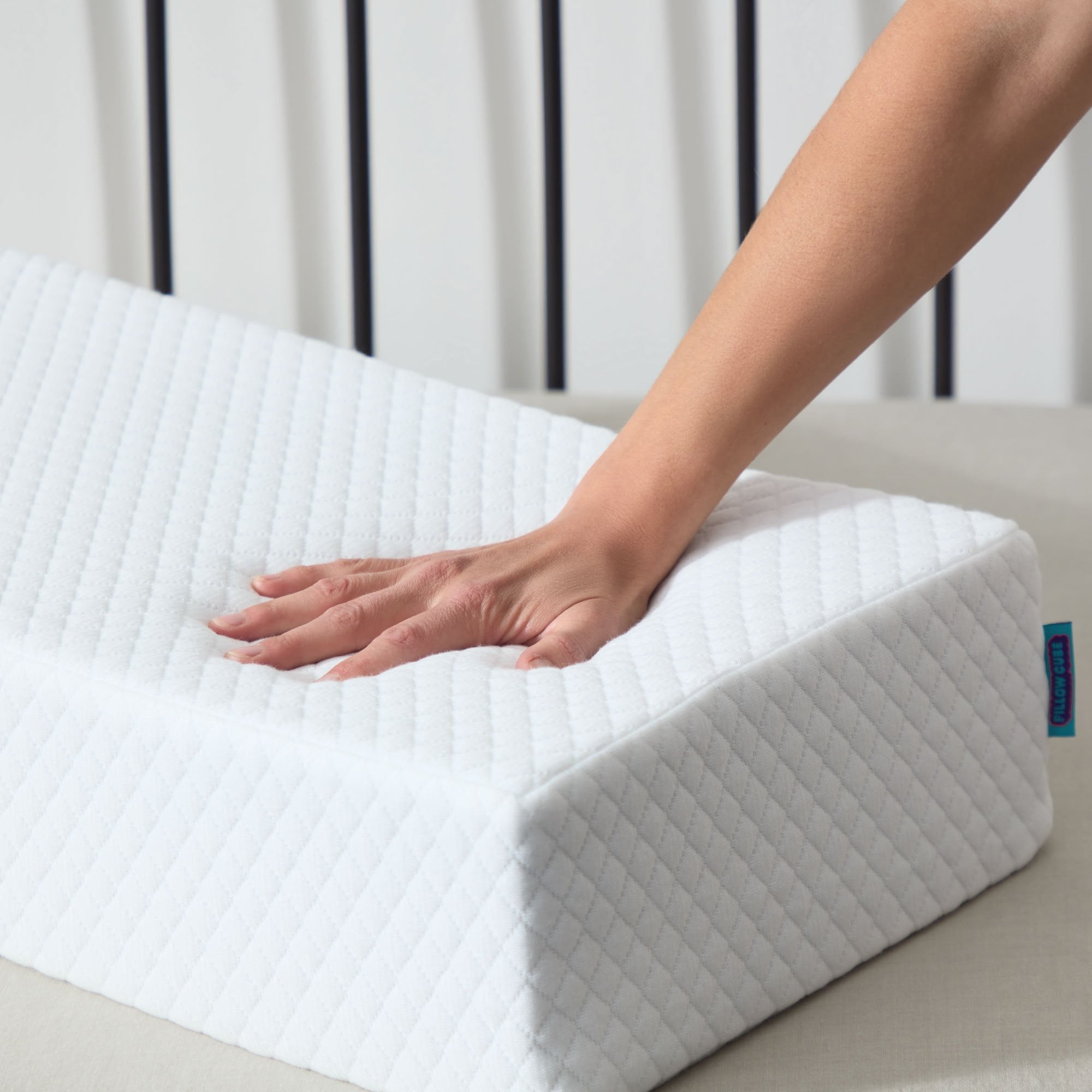 Decorative Plump Standard Pillow for Side Sleepers, Cooling Technology and Removable Cover - Decorative Throw Pillow Cushion for Sofa & Bed Detail