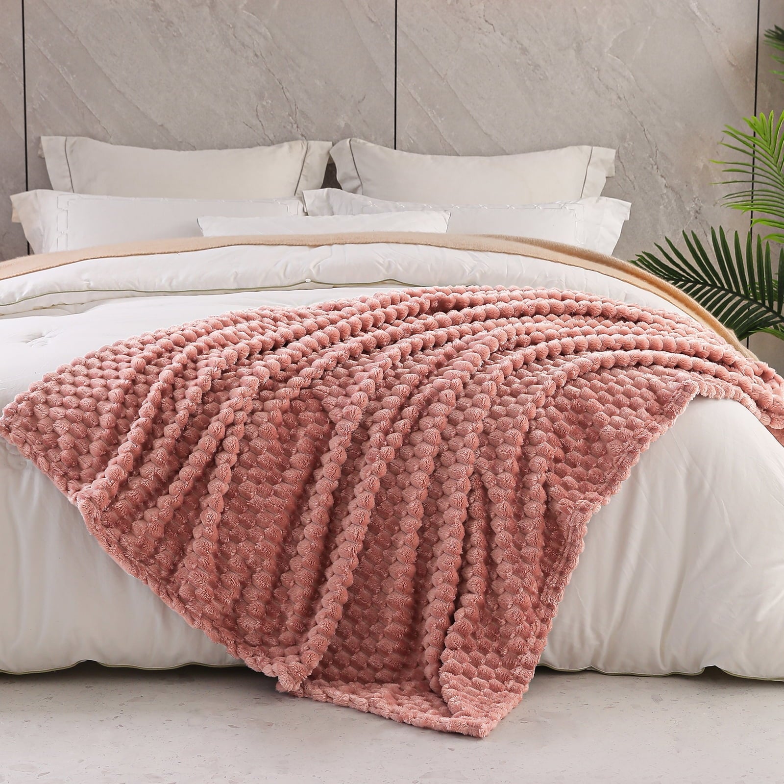 Lightweight Warm Large Soft Fleece Throw Blanket, 50"x70" Stylish Jacquard Throw Blanket for Couch, Cozy, Warm, Lightweight Dusty Pink... - Super Soft Reversible Sherpa Flannel Blanket Detail