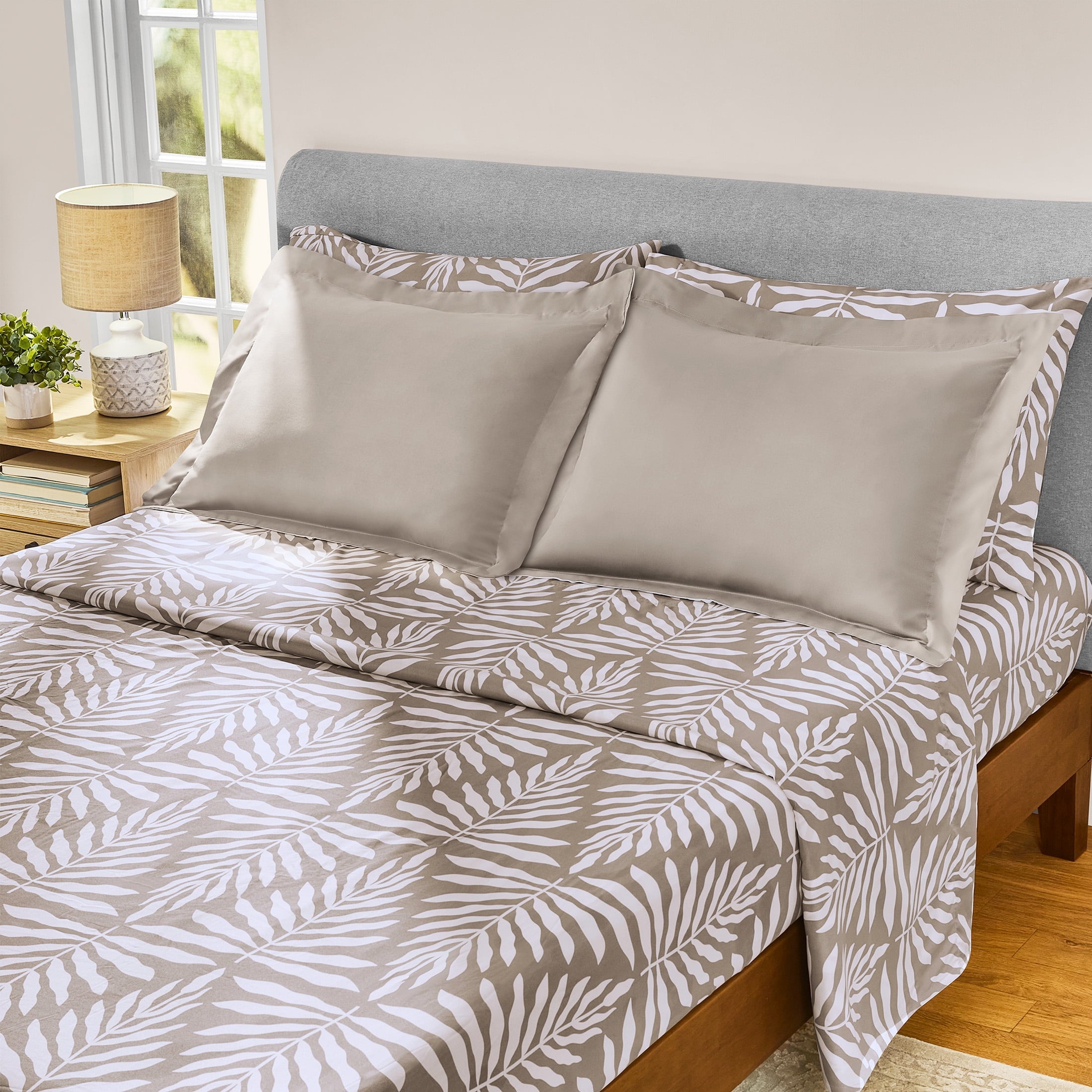 Fluffy Down Alternative All in One Reversible Comforter and Sheet Set- 7 Piece, Queen, Beige Palm - Luxurious Quilted Duvet Cover Set Detail