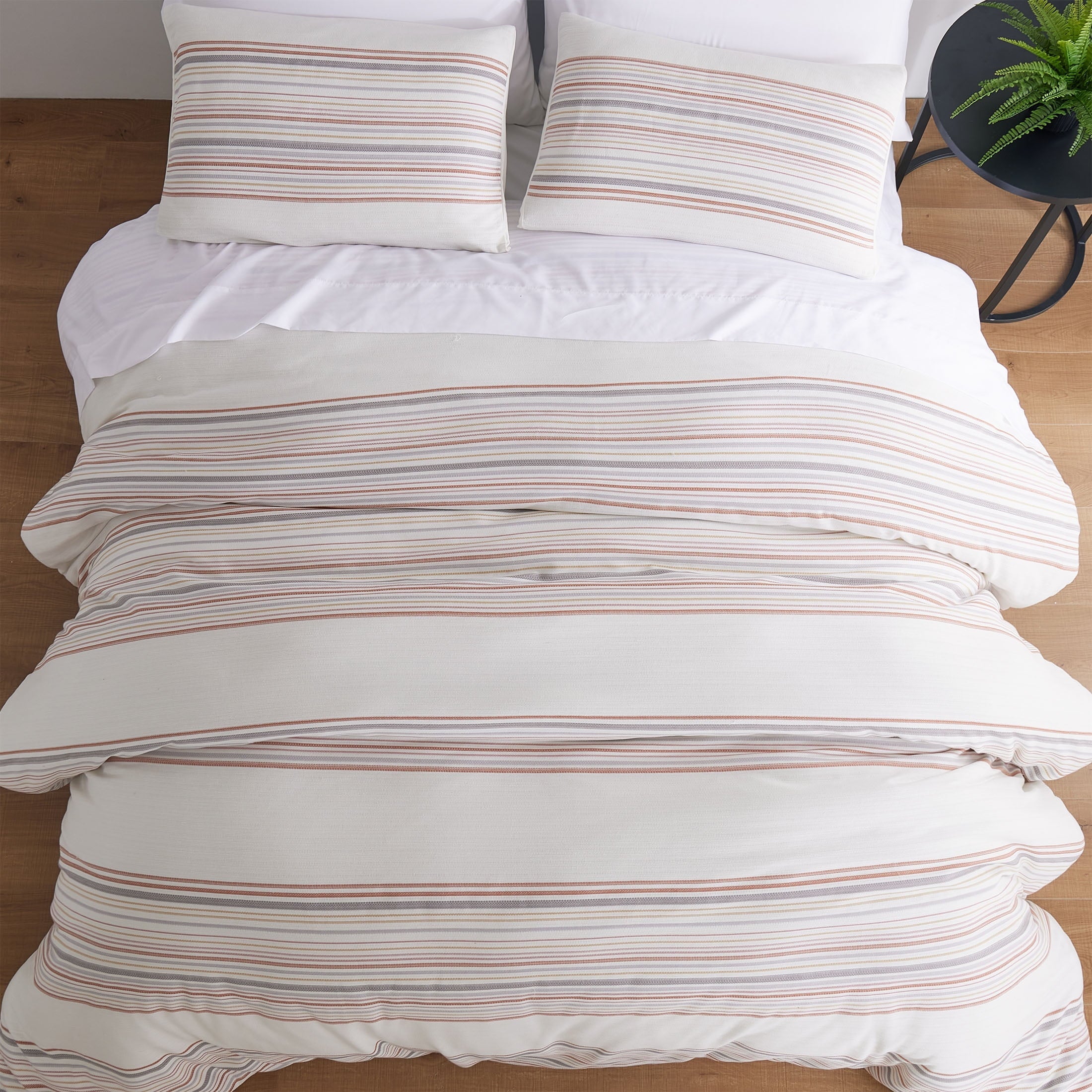 Luxurious Quilted 3-Piece Red Yarn Dye Stripe Comforter Set, Full/Queen - All-Season Down Alternative Comforter Insert Detail
