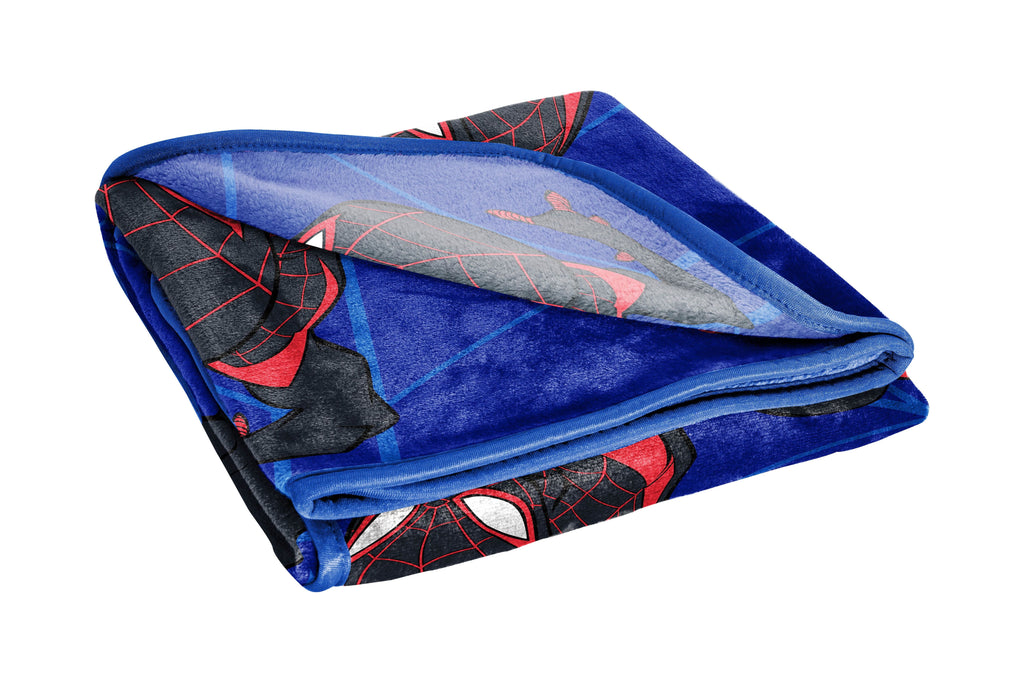 Cozy Fleece Kids Throw Blanket, 46 x 60, Microfiber, Blue, Marvel - Lightweight Plush Warm Blanket for All Seasons Detail