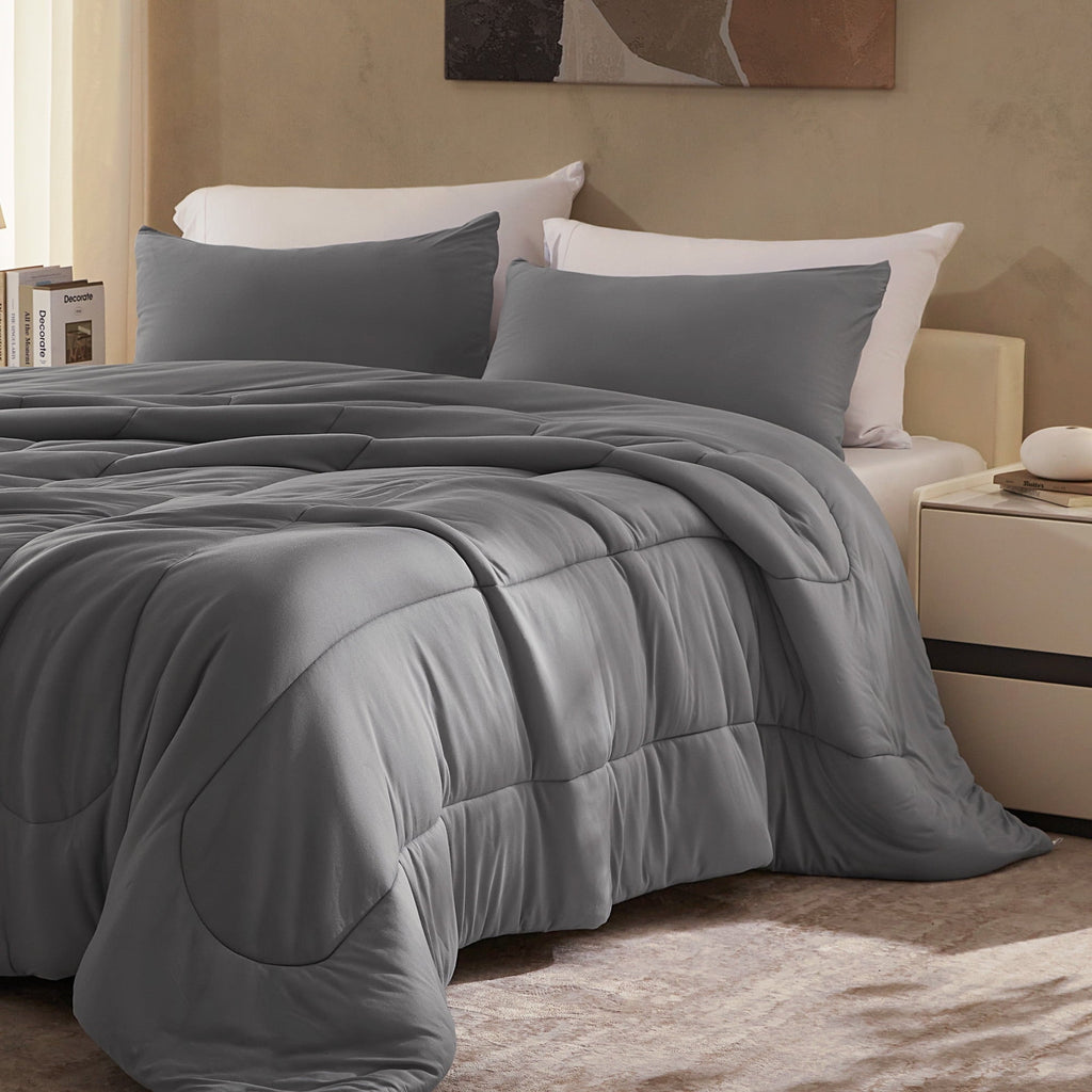 Luxurious Quilted 3 Pieces Jersey Knit Bedding Sets with 1 Comforter and 2 Pillow Shams, Soft and Breathable Comforter Set with Women, ... - All-Season Down Alternative Comforter Insert Detail