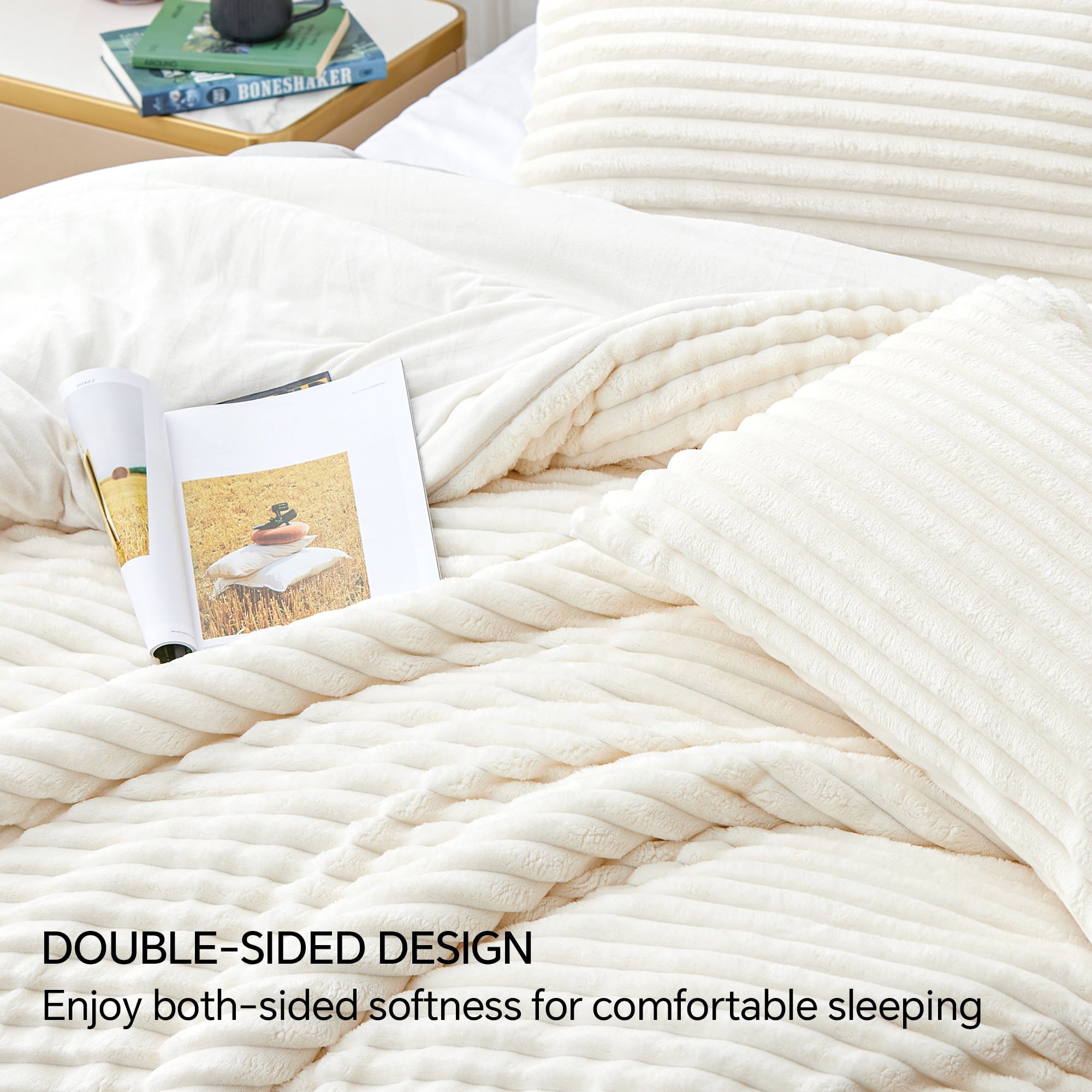 Luxurious Quilted Fleece Queen Comforter Set -Super Soft & Warm Fluffy White Bedding, Luxury Fuzzy Heavy Bed Set for Winter with 2 Pill... - All-Season Down Alternative Comforter Insert Detail