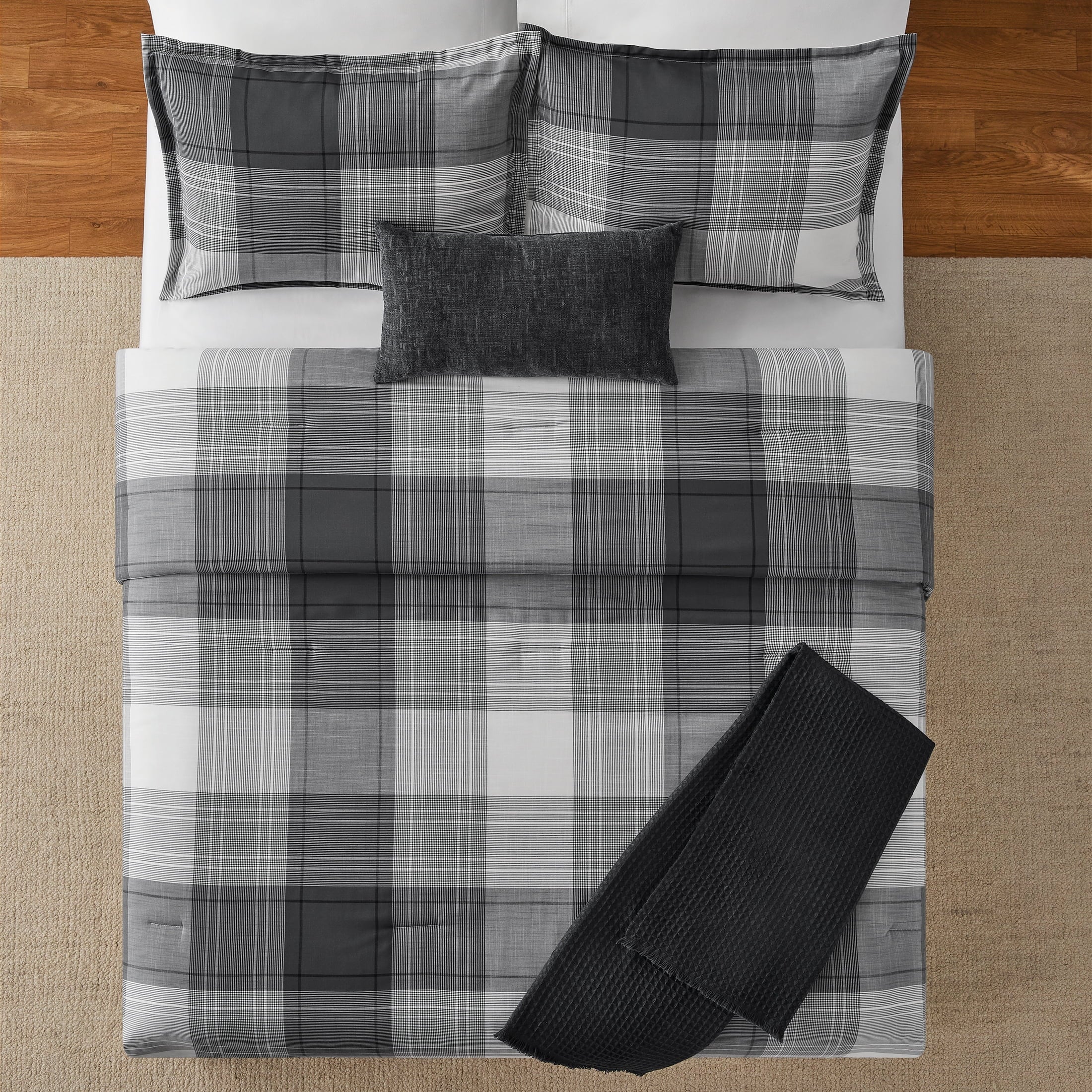 Fluffy Down Alternative Full/Queen Comforter Set, All-Season, 5-Piece, Grey Plaid - Hypoallergenic Ultra-Fluffy Quilt for Winter Detail