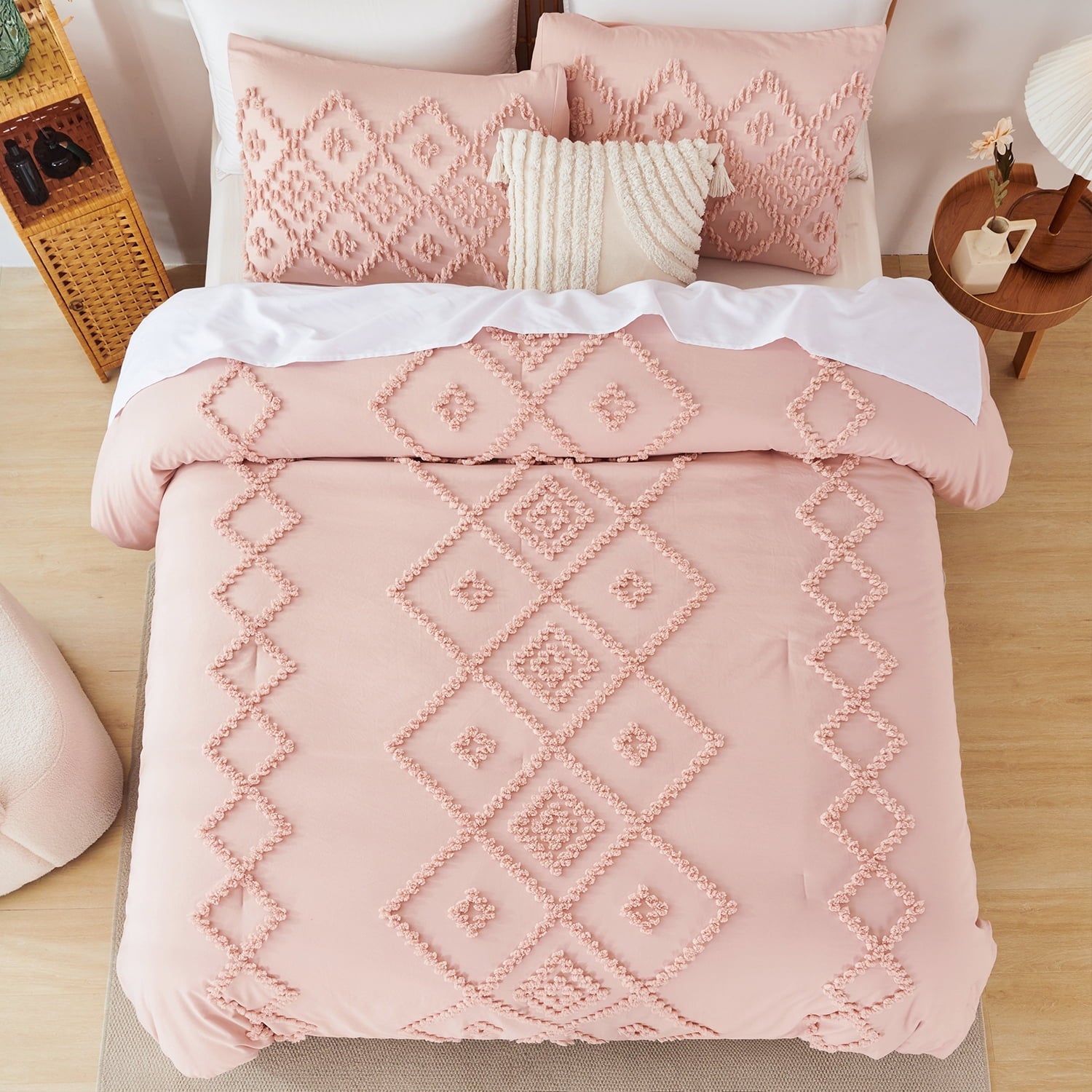 Fluffy Down Alternative Pink Diamond Jacquard Comforter Set Queen 3 Pcs Bohemian Tufts Quilt Set for Kids Girls Adult 100% Soft Microfiber Be... - All-Season Down Alternative Comforter Insert Detail