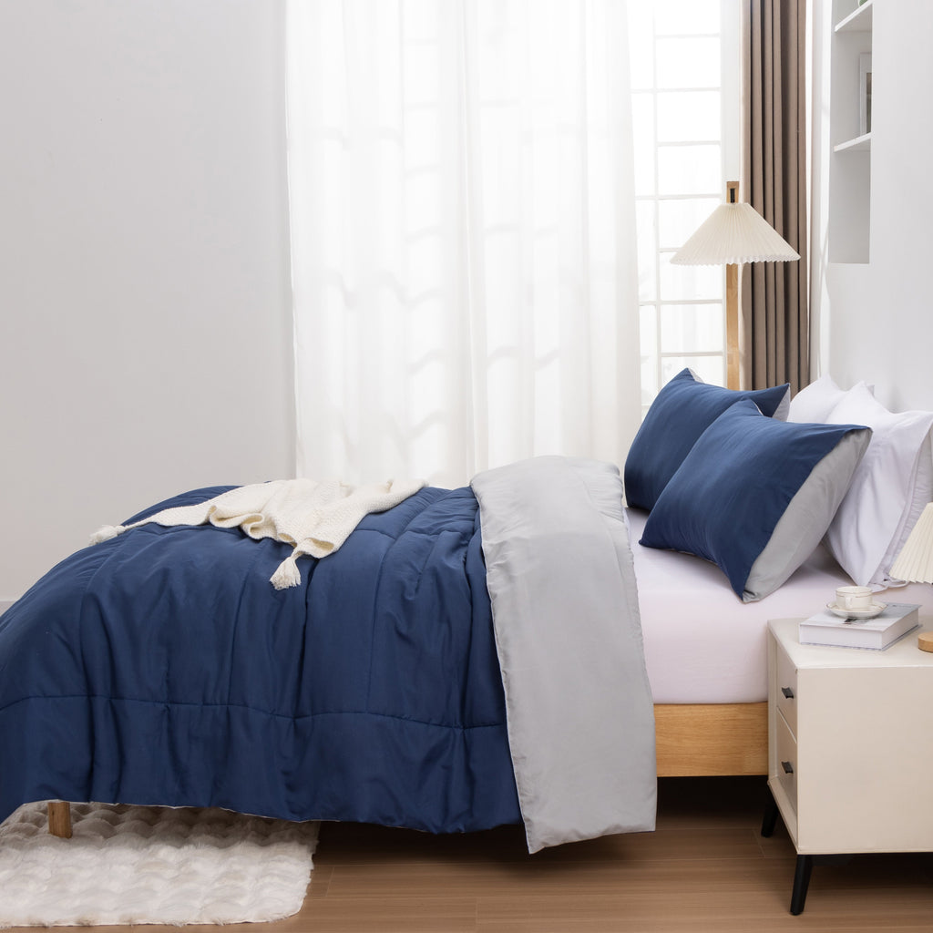 Heavyweight Warmth Queen Comforter Set All Season Reversible Bed Set with 2 Pillow Cases 3 Pieces Bedding Sets Down Alternative Blue/Gra... - All-Season Down Alternative Comforter Insert Detail