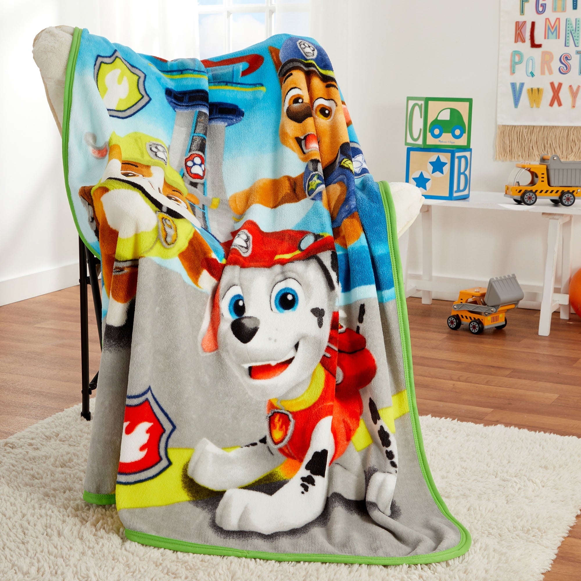 Decorative Knitted Kids Coral Fleece Throw, 46 x60 - Lightweight Plush Warm Blanket for All Seasons Detail
