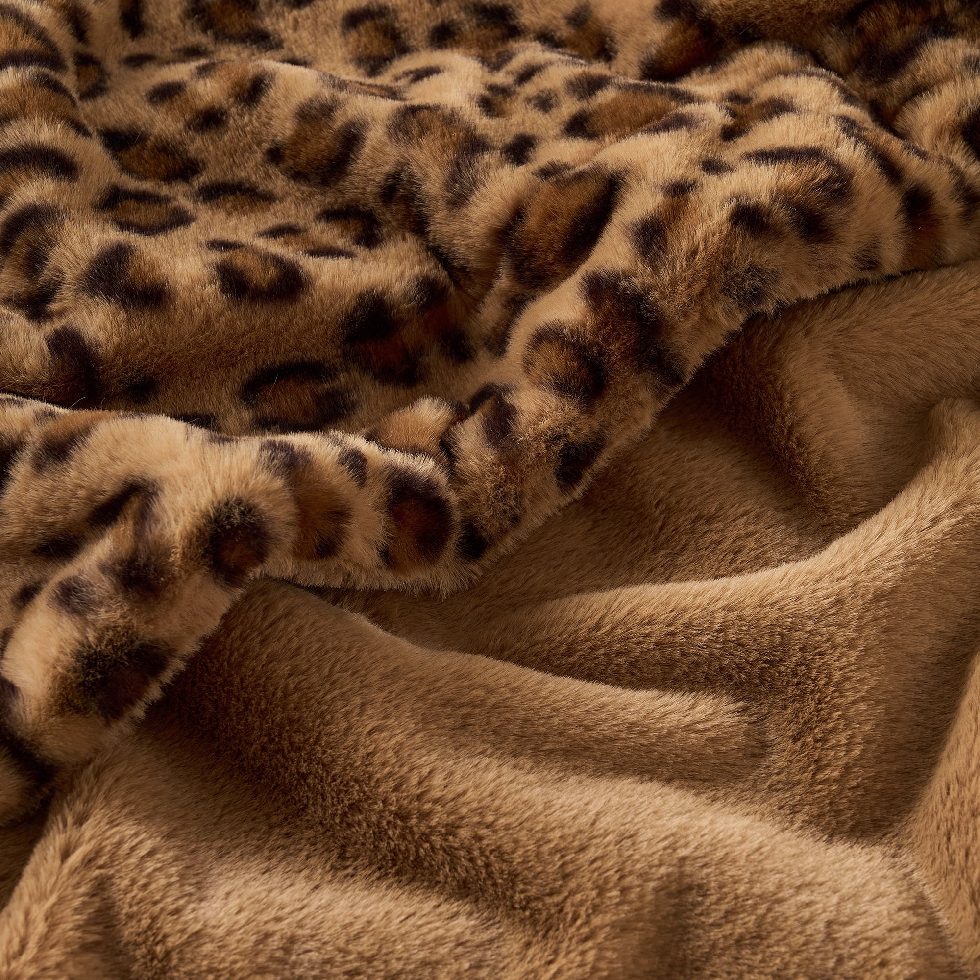 Decorative Knitted Leopard Print Throw Blanket Soft Cozy Fluffy Plush Cheetah Print Blanket for Home Decor,50"x60",Brown - Lightweight Plush Warm Blanket for All Seasons Detail