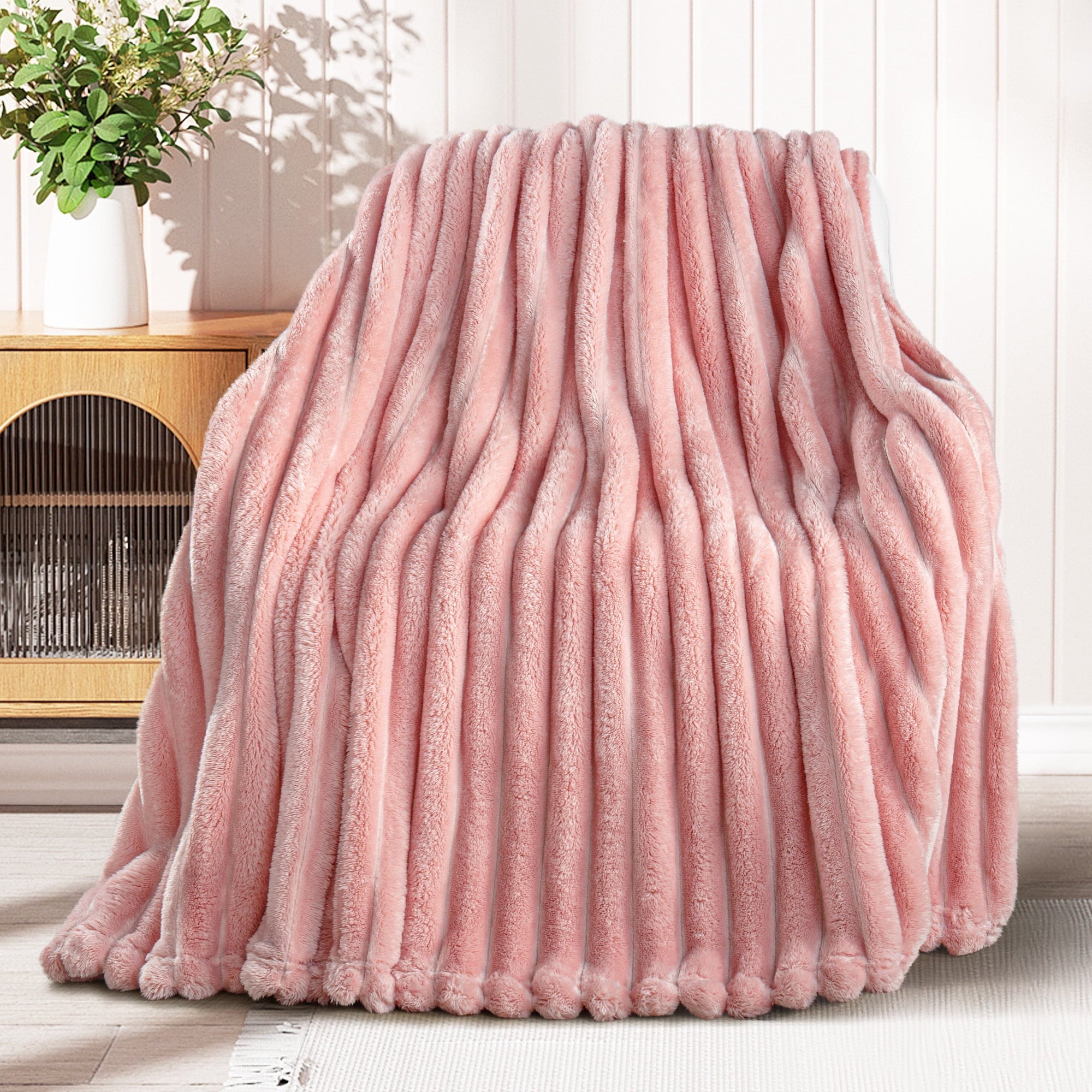 Reversible Sherpa Fleece Throw Blanket for Couch, Super Soft 3D Striped Jacquard Blanket, Lightweight Fuzzy Cozy Blankets, Pink, 50"x60" - Super Soft Reversible Sherpa Flannel Blanket Detail