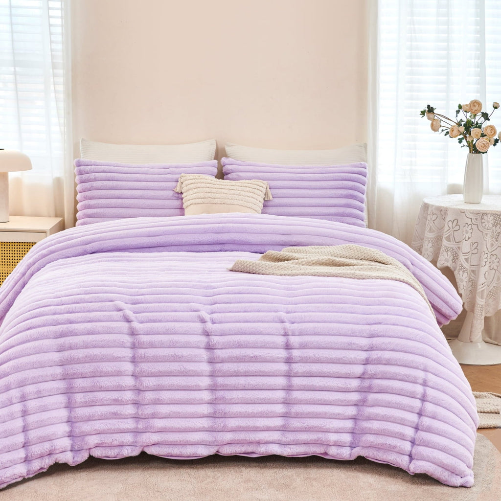 Luxurious Quilted Fleece Twin Comforter Set, Light Purple Super Soft Furry Plush Bedding, Luxury Fluffy Fuzzy Heavy Bed Set for Winter ... - Luxurious Quilted Duvet Cover Set Detail