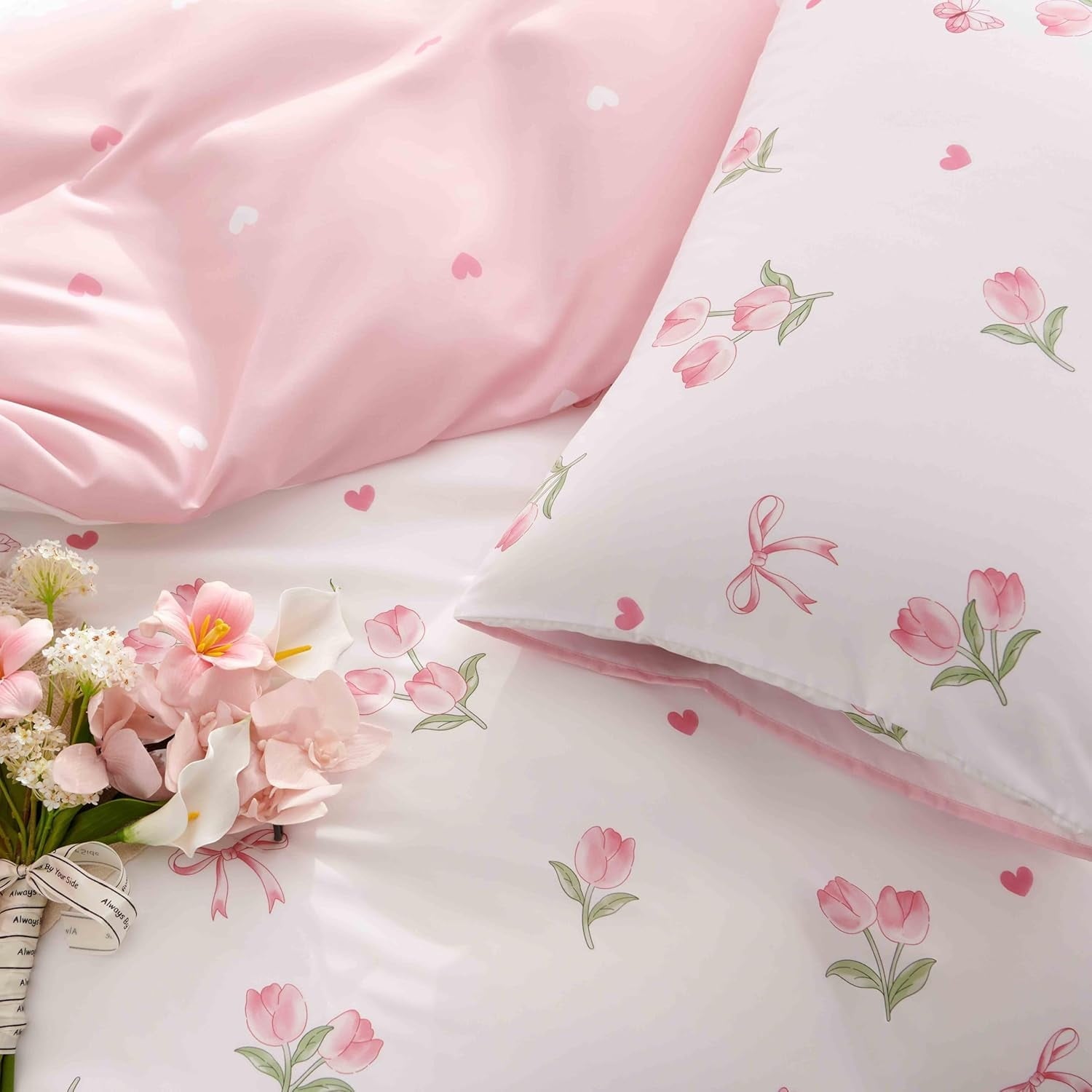 Fluffy Down Alternative Pink Tulip Queen Comforter Set, 3-Piece Pink Flowers Reversible Soft Bedding Set or Adults All Season - Luxurious Quilted Duvet Cover Set Detail