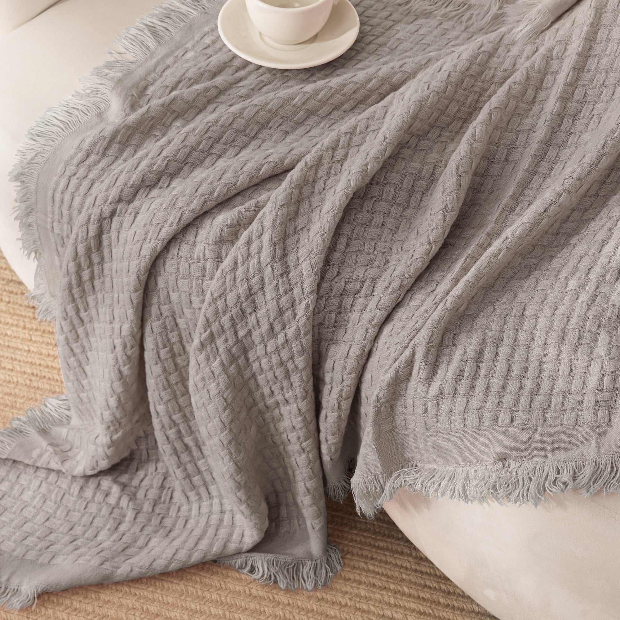 Decorative Knitted Knitted Throw Blanket with Fringes for Couch, Soft and Warm Textured Throw for All Season, Lightweight Breathable Roo... - Lightweight Plush Warm Blanket for All Seasons Detail