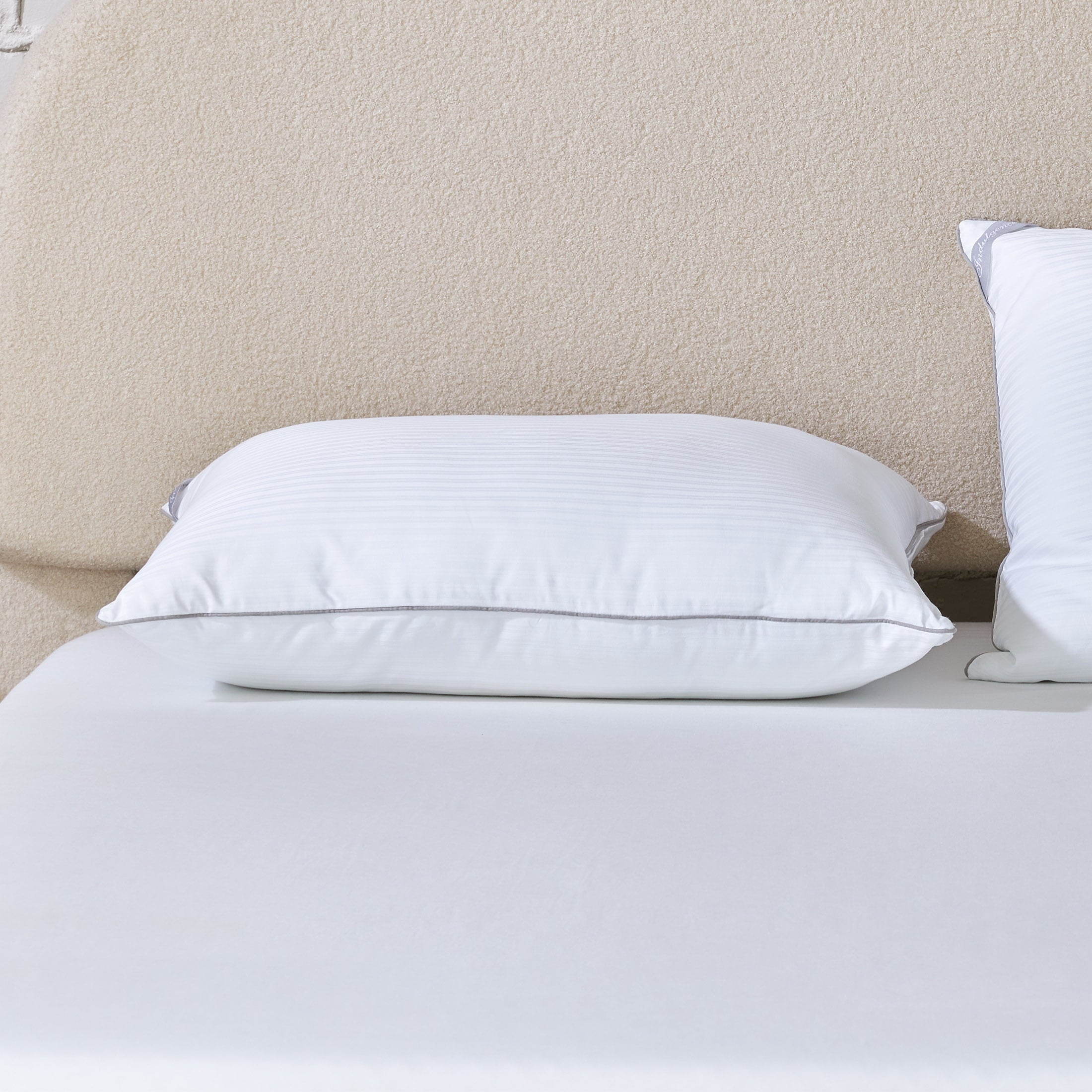 Ergonomic Memory Foam Down Alternative Bed Pillow, Standard/Queen - Hotel Quality Plush Sleeping Pillows - Default Title