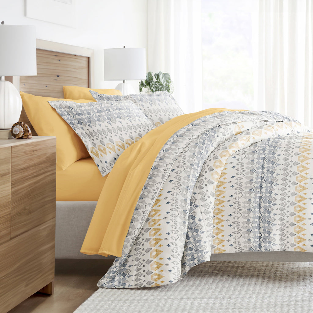 Fluffy Down Alternative 7 Piece Bedding Bundle, Microfiber Patterned Comforter and Sheet Set, Queen - All-Season Down Alternative Comforter Insert - Default Title