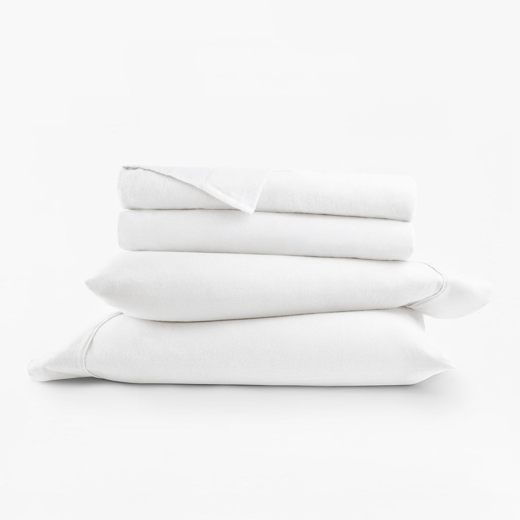 Wrinkle-Resistant 100% Cotton Flannel Bed Sheets Set for Full Size Bedding in White - Luxury Bed Sheet Set with Deep Pockets Detail
