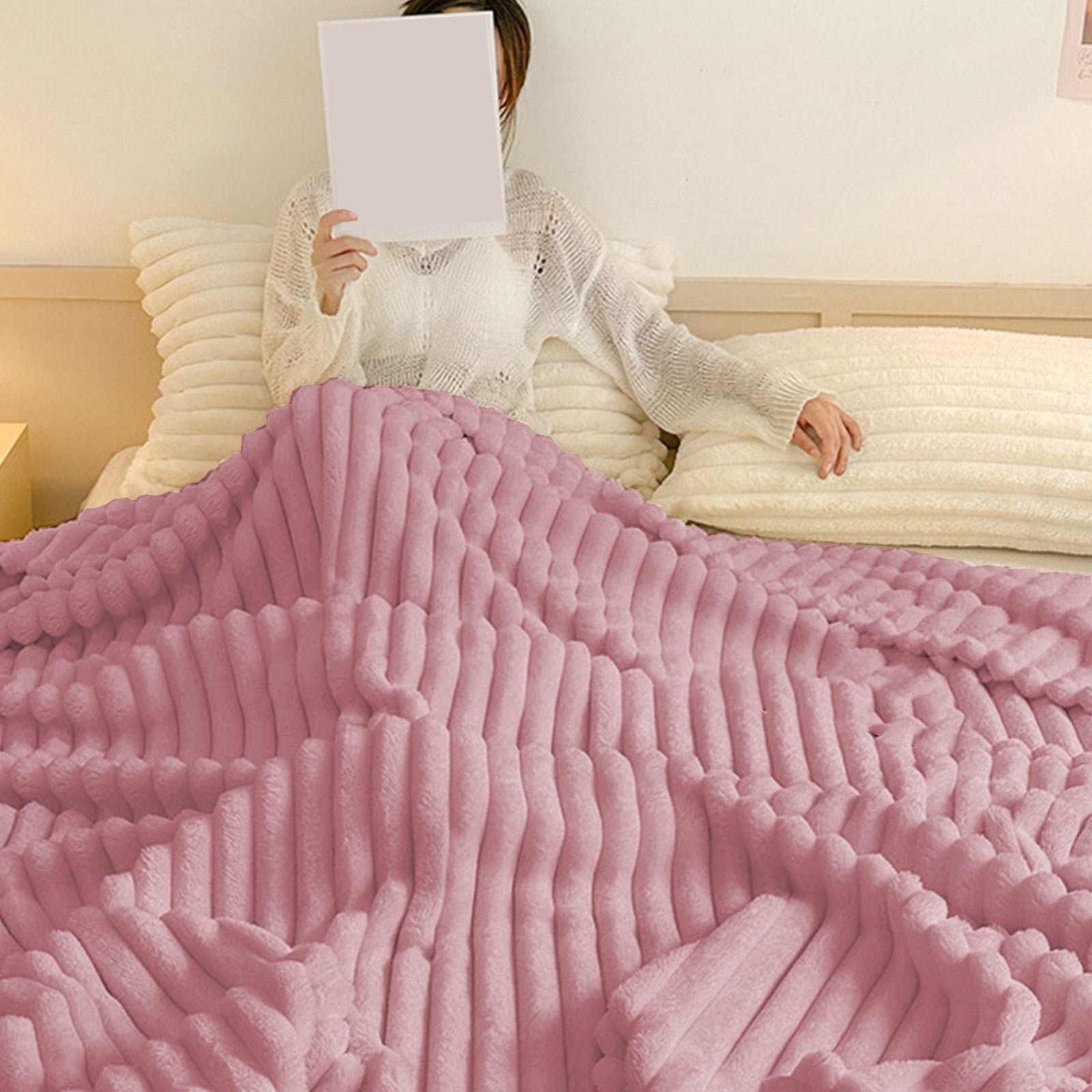 Super Soft Flannel Faux Fur Throw Blanket for Couch, Soft and Thick Double Layer Throw Blanket, Lightweight Plush Fuzzy Luxury Winter Bl... - Lightweight Plush Warm Blanket for All Seasons Detail